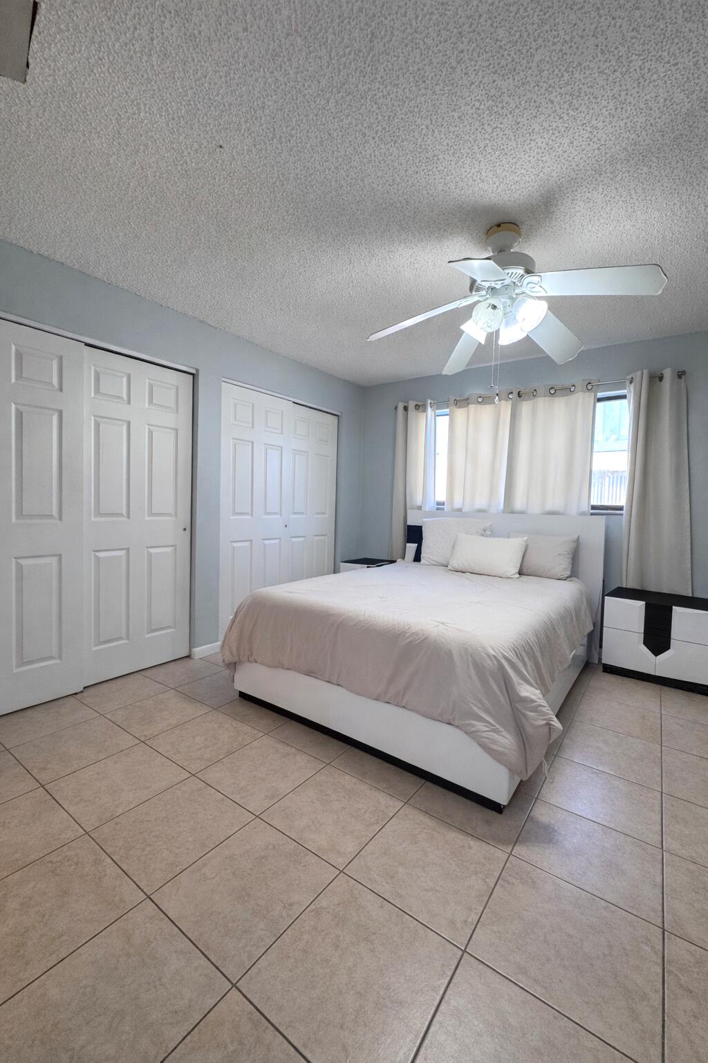 THE COUNTRY TOWNHOMES - Residential