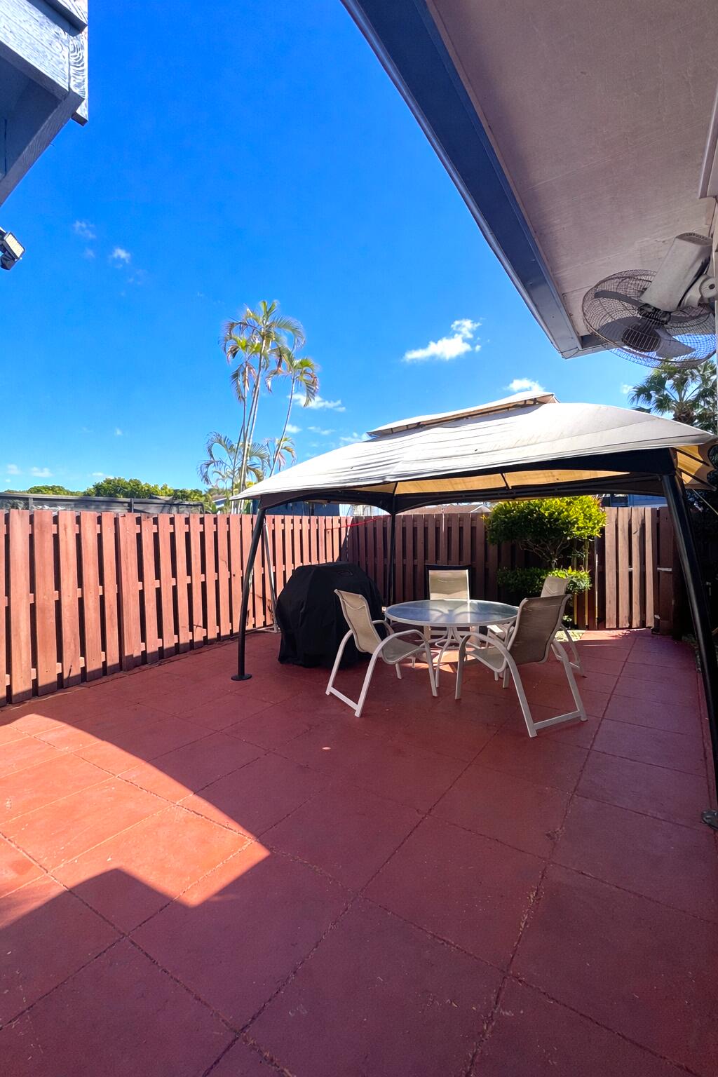 THE COUNTRY TOWNHOMES - Residential