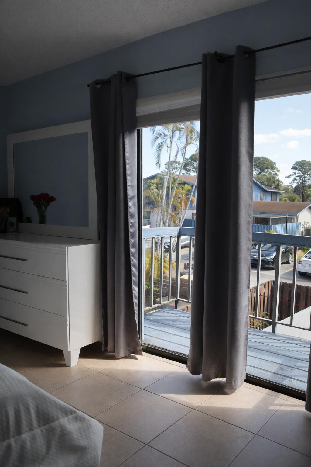 THE COUNTRY TOWNHOMES - Residential