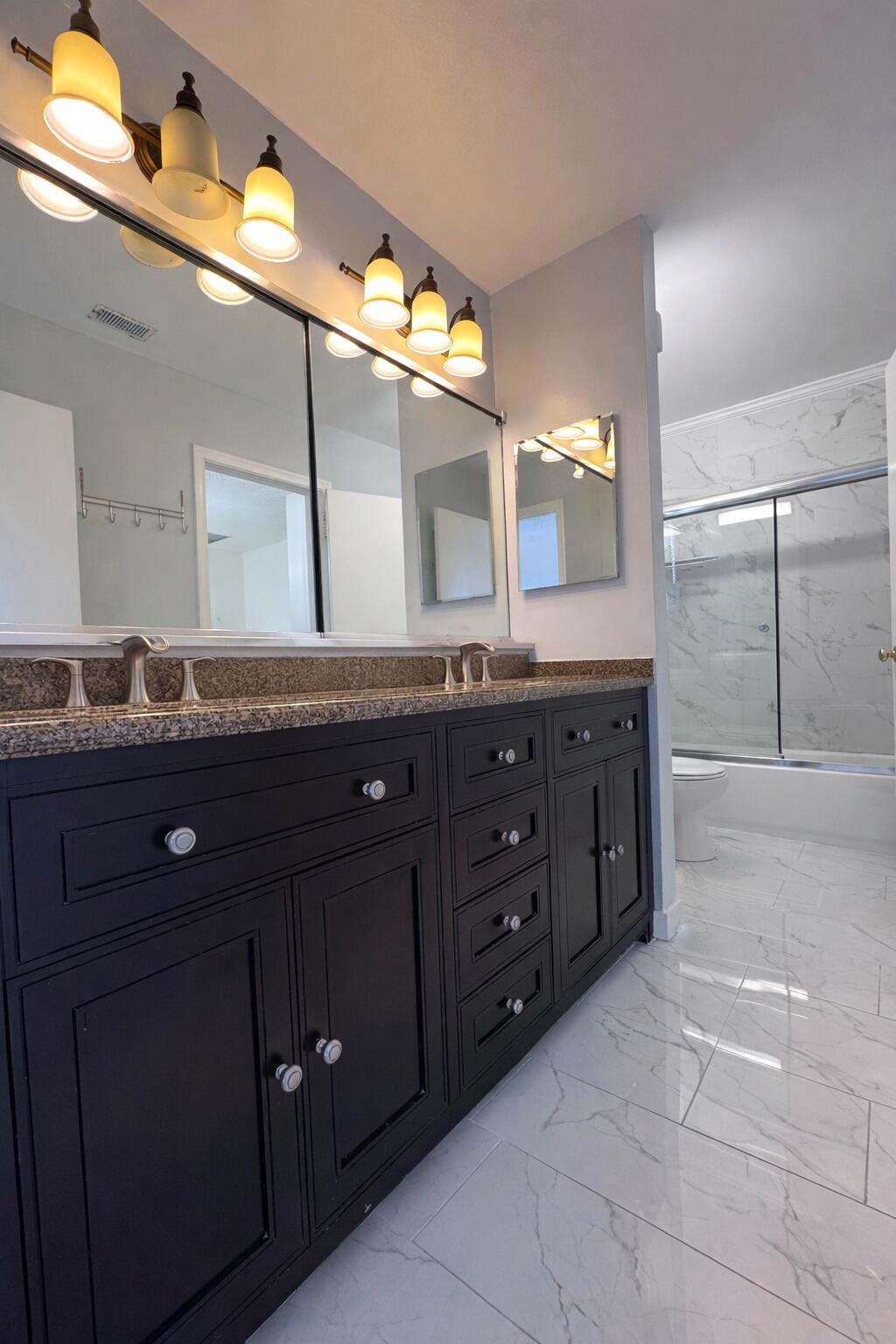 THE COUNTRY TOWNHOMES - Residential