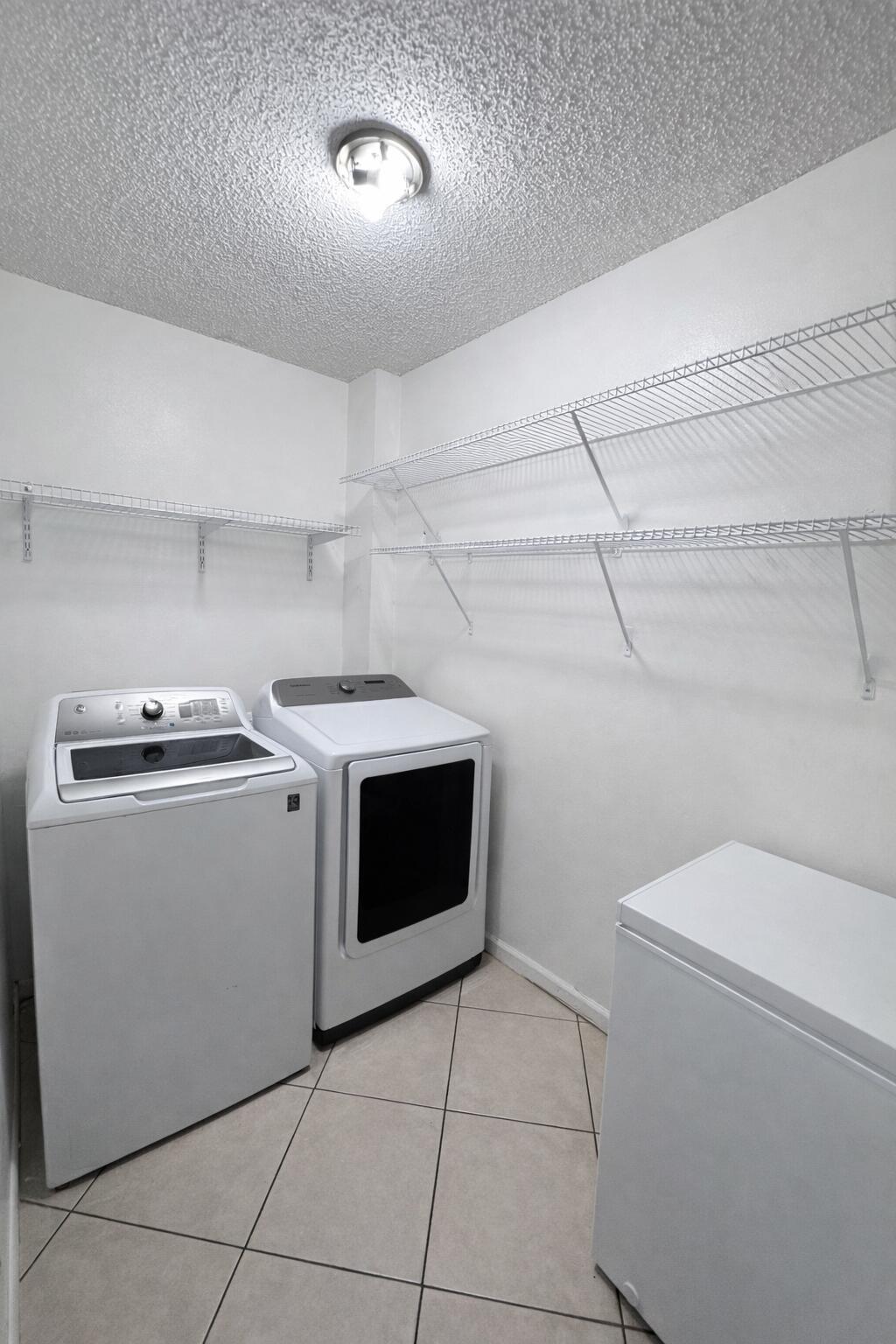 THE COUNTRY TOWNHOMES - Residential