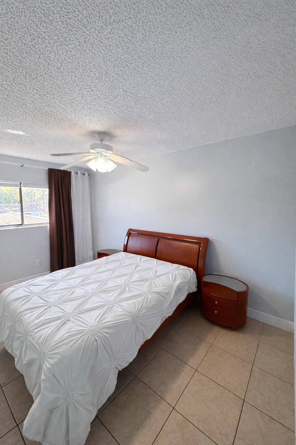 THE COUNTRY TOWNHOMES - Residential