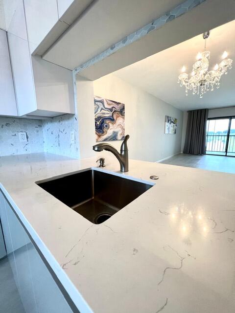 6866 Huntington Lane 306, Delray Beach, FL, 33446/$250,000 3 6866 Huntington Lane 306