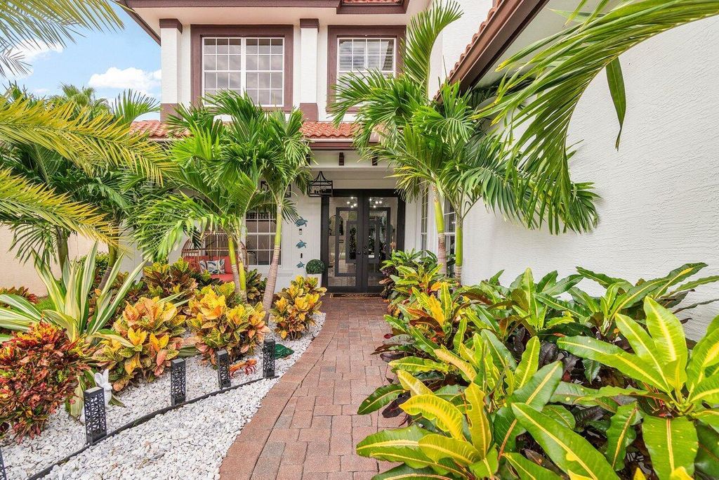 Photo of 12323 Aviles Circle, Palm Beach Gardens, FL 33418 (MLS # R11120115)