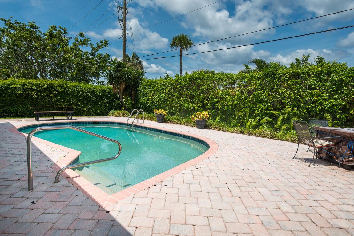 CAMINO GARDENS SEC 3 - Residential Lease