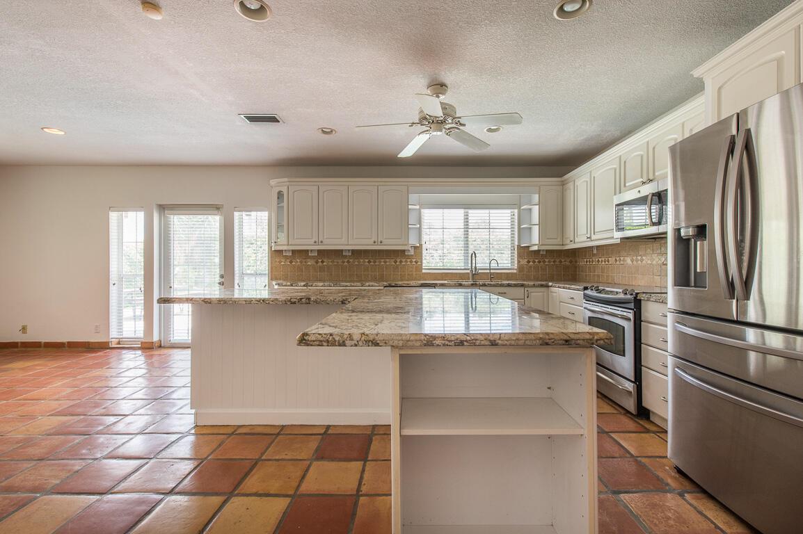 CAMINO GARDENS SEC 3 - Residential Lease