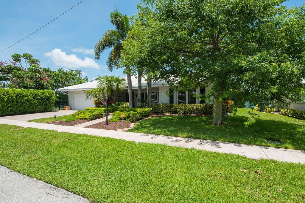 Photo of 1300 Walnut Terrace, Boca Raton, FL 33486 (MLS # R11129080)