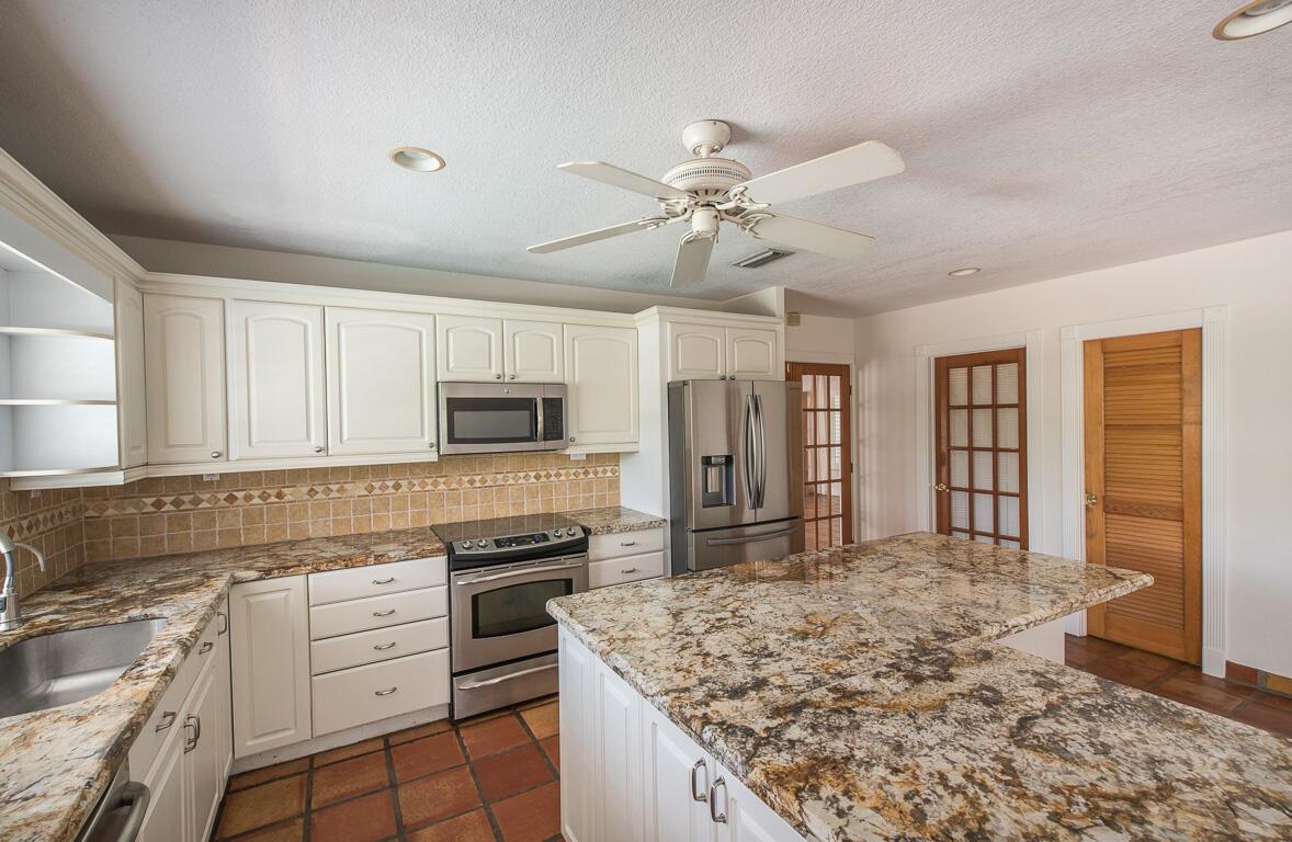 CAMINO GARDENS SEC 3 - Residential Lease