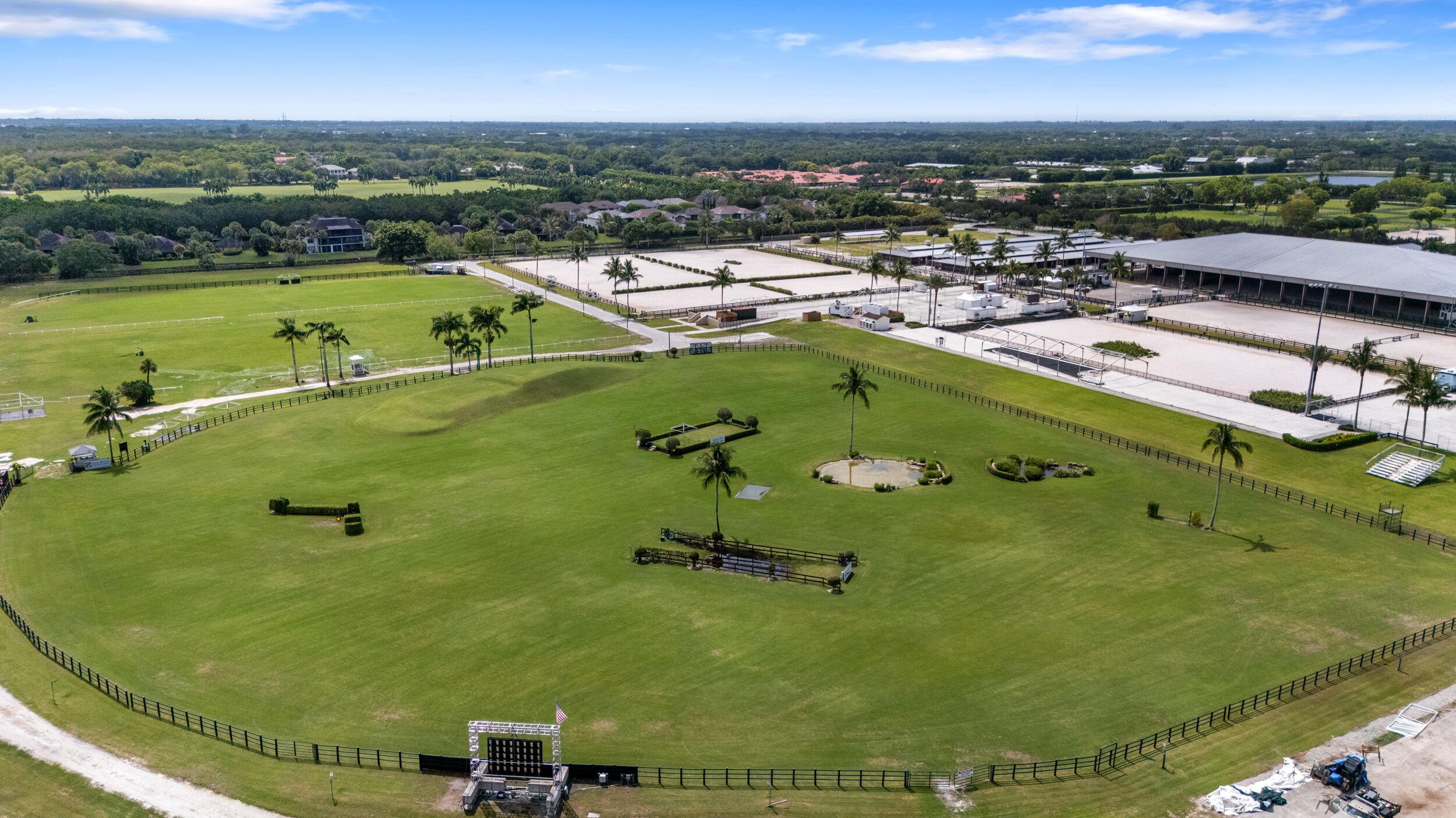LAKEFIELD OF THE LANDINGS AT WELLINGTON - Residential