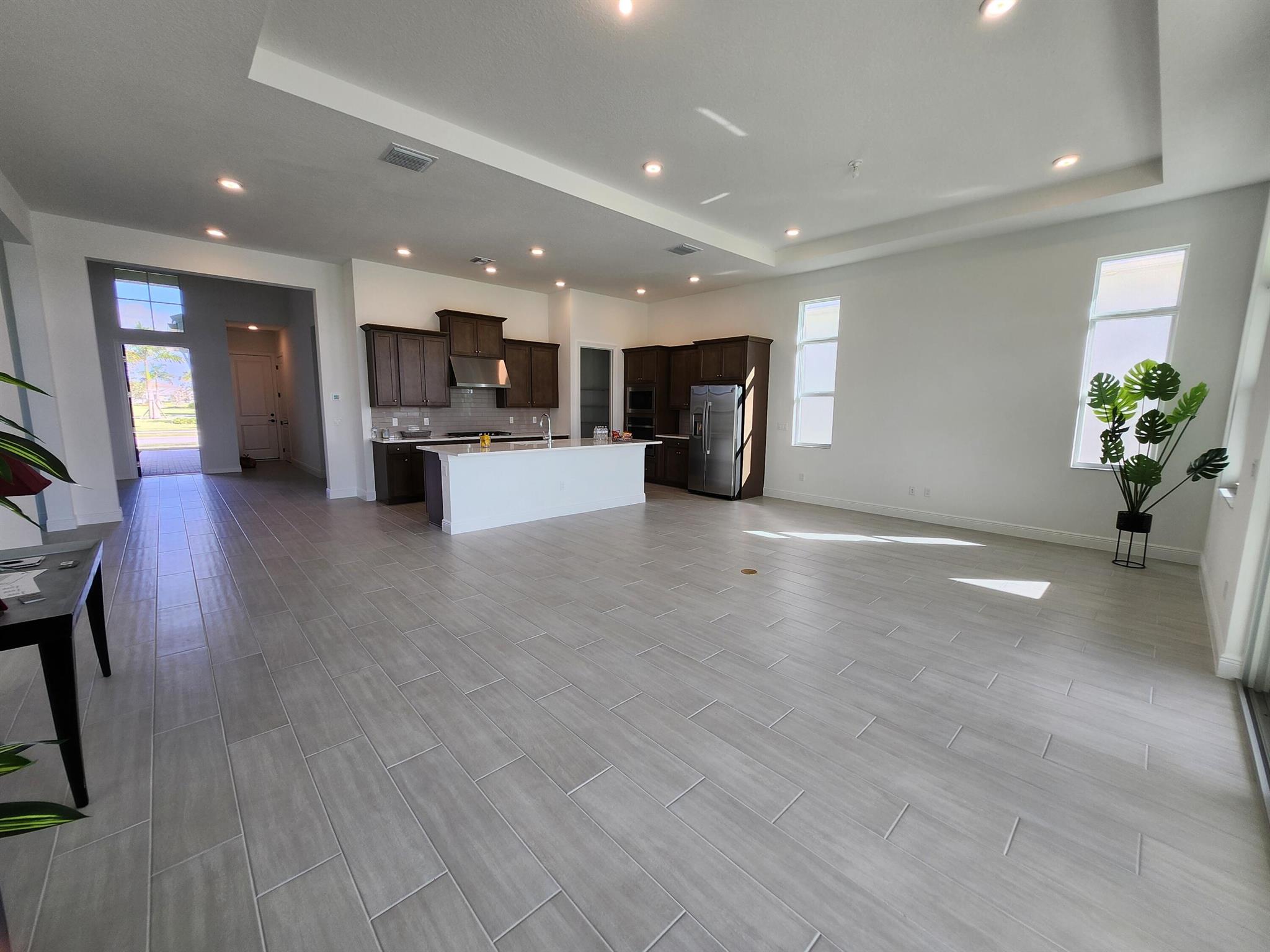 CRESSWIND PALM BEACH - Residential