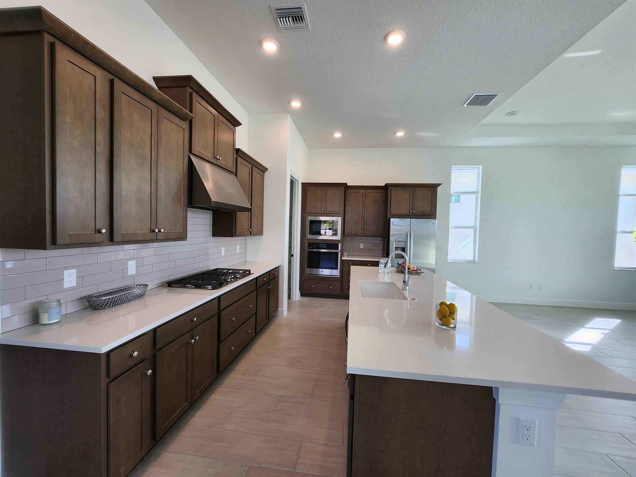 CRESSWIND PALM BEACH - Residential