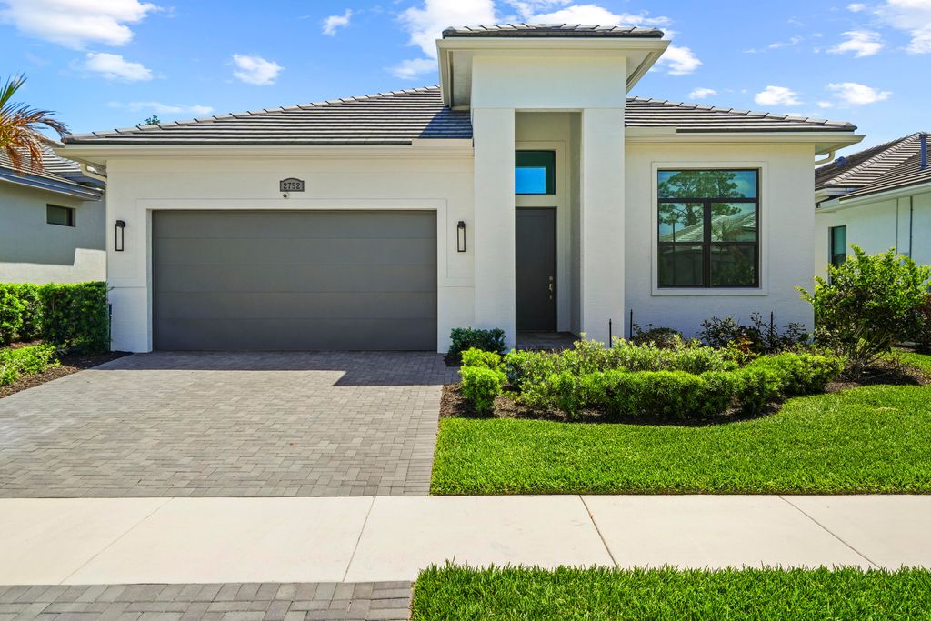 Photo of 2752 SE Ashfield Drive, Port Saint Lucie, FL 34984 (MLS # B26021521)
