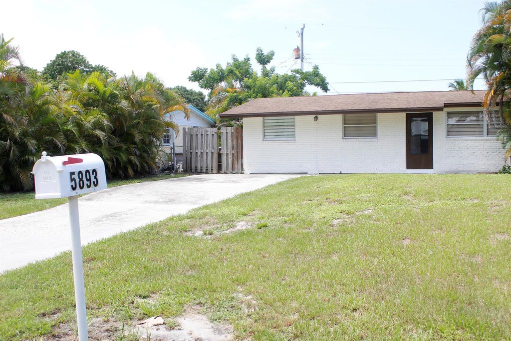 Photo of 5893 Williamson Road, Jupiter, FL 33458 (MLS # R11110473)