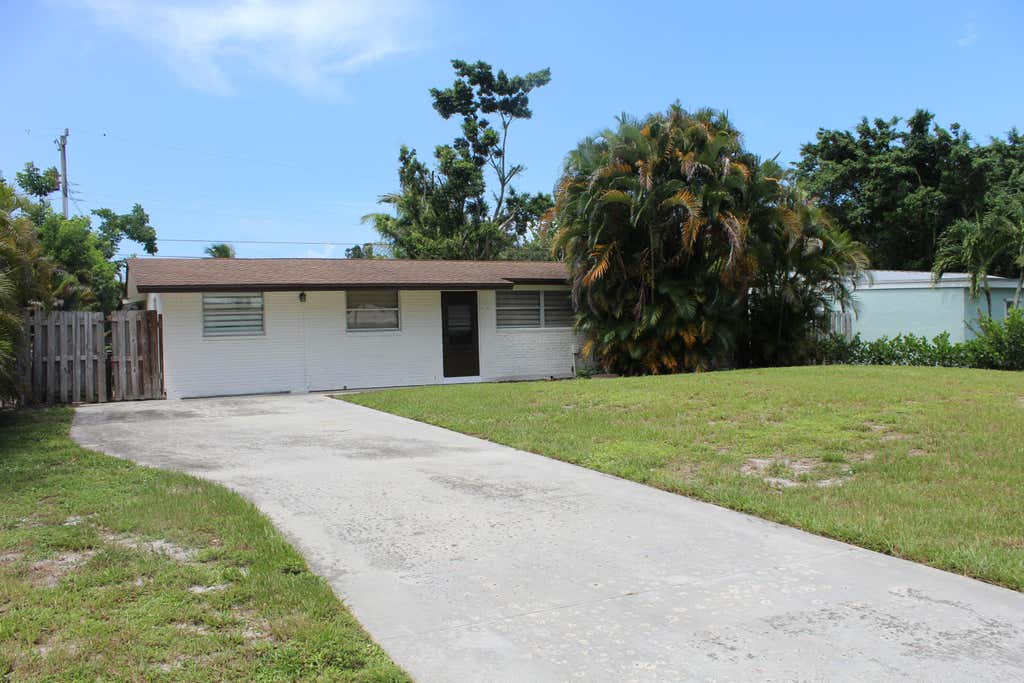 Photo of 5893 Williamson Road, Jupiter, FL 33458 (MLS # R11110473)