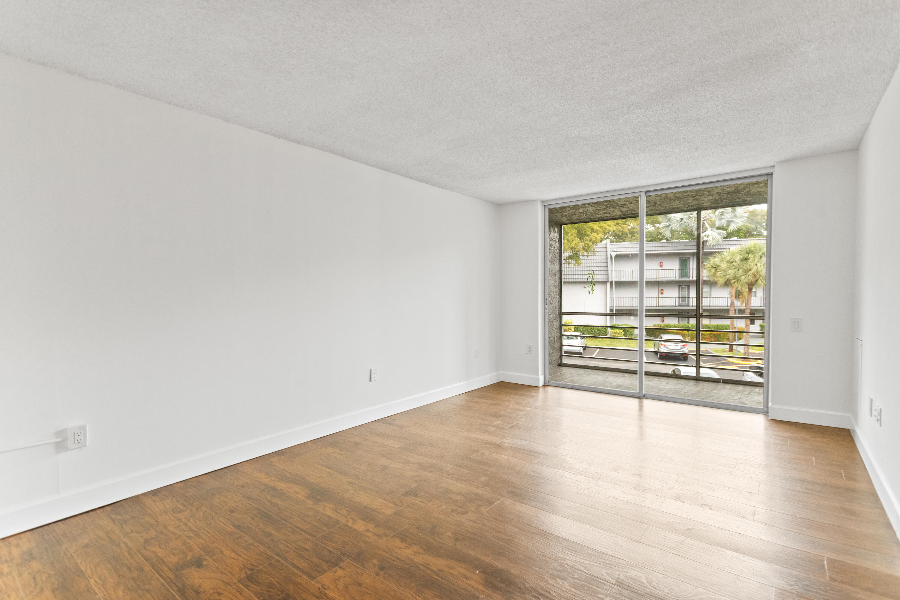 LIME BAY CONDOMINIUM 5 - Residential