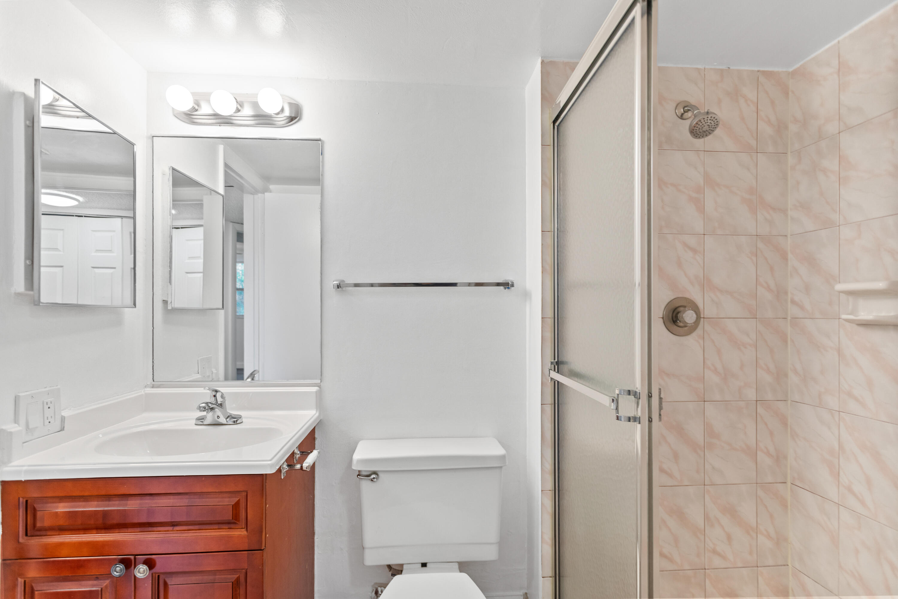 LIME BAY CONDOMINIUM 5 - Residential