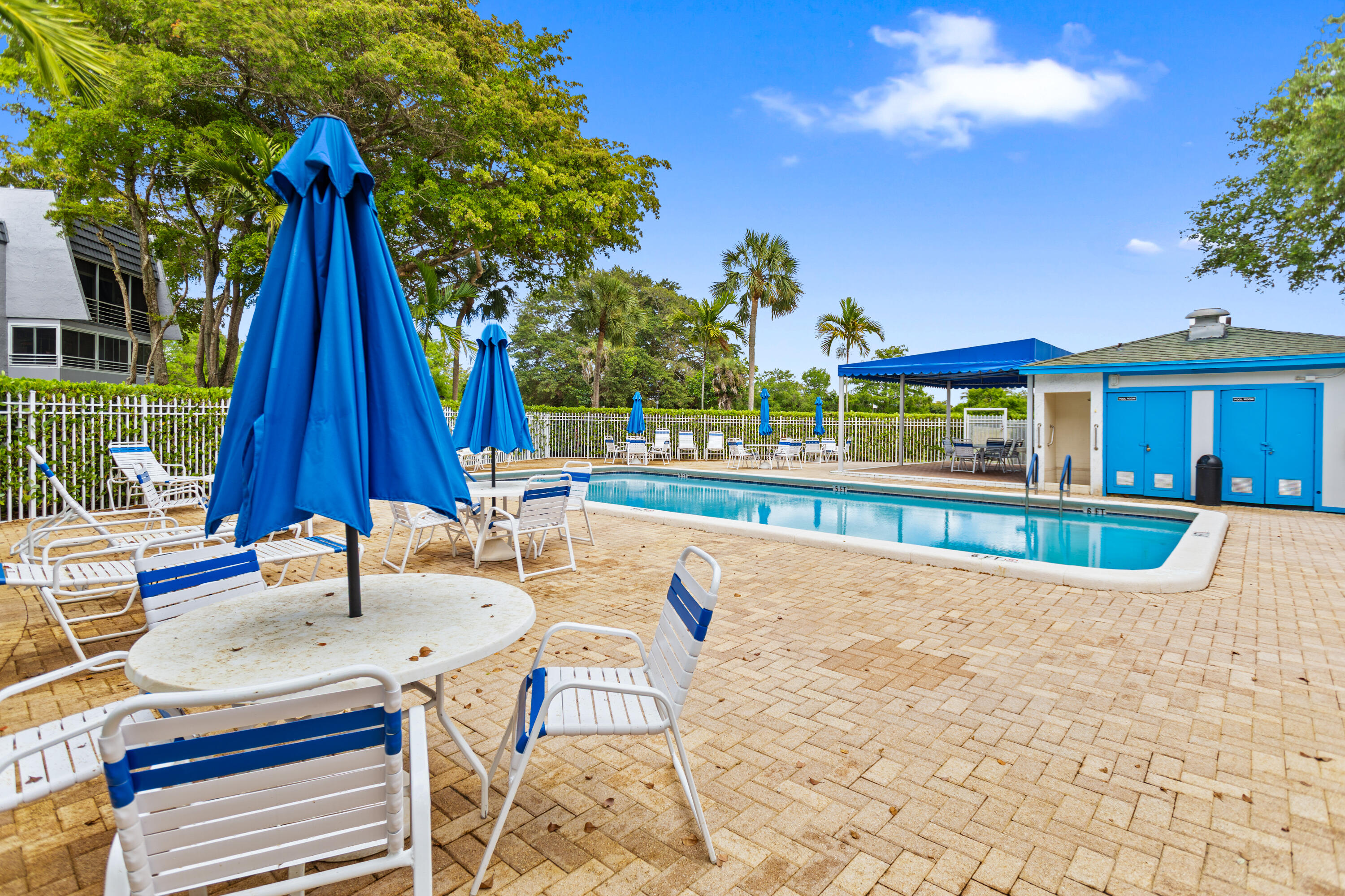 LIME BAY CONDOMINIUM 5 - Residential