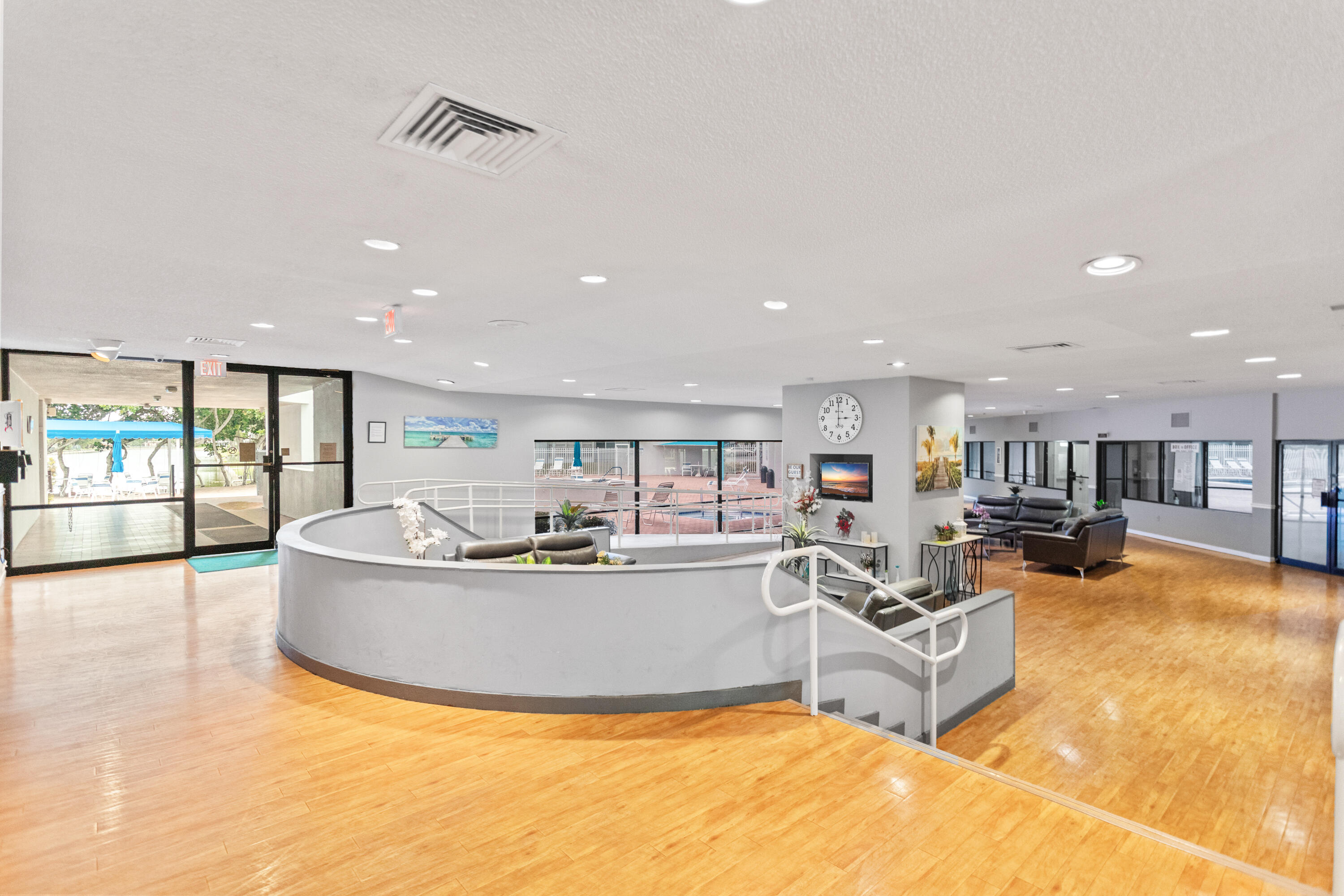 LIME BAY CONDOMINIUM 5 - Residential