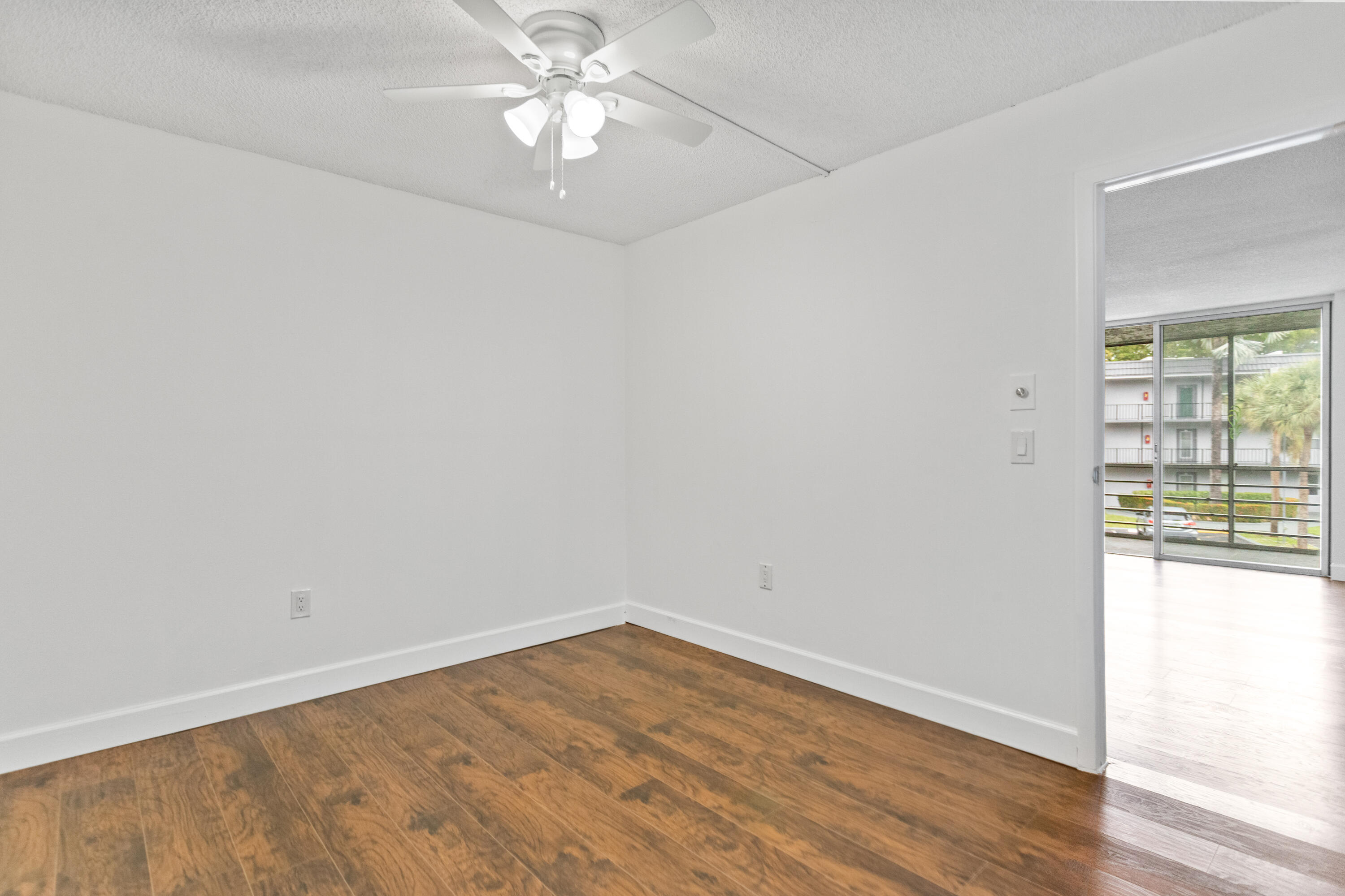 LIME BAY CONDOMINIUM 5 - Residential