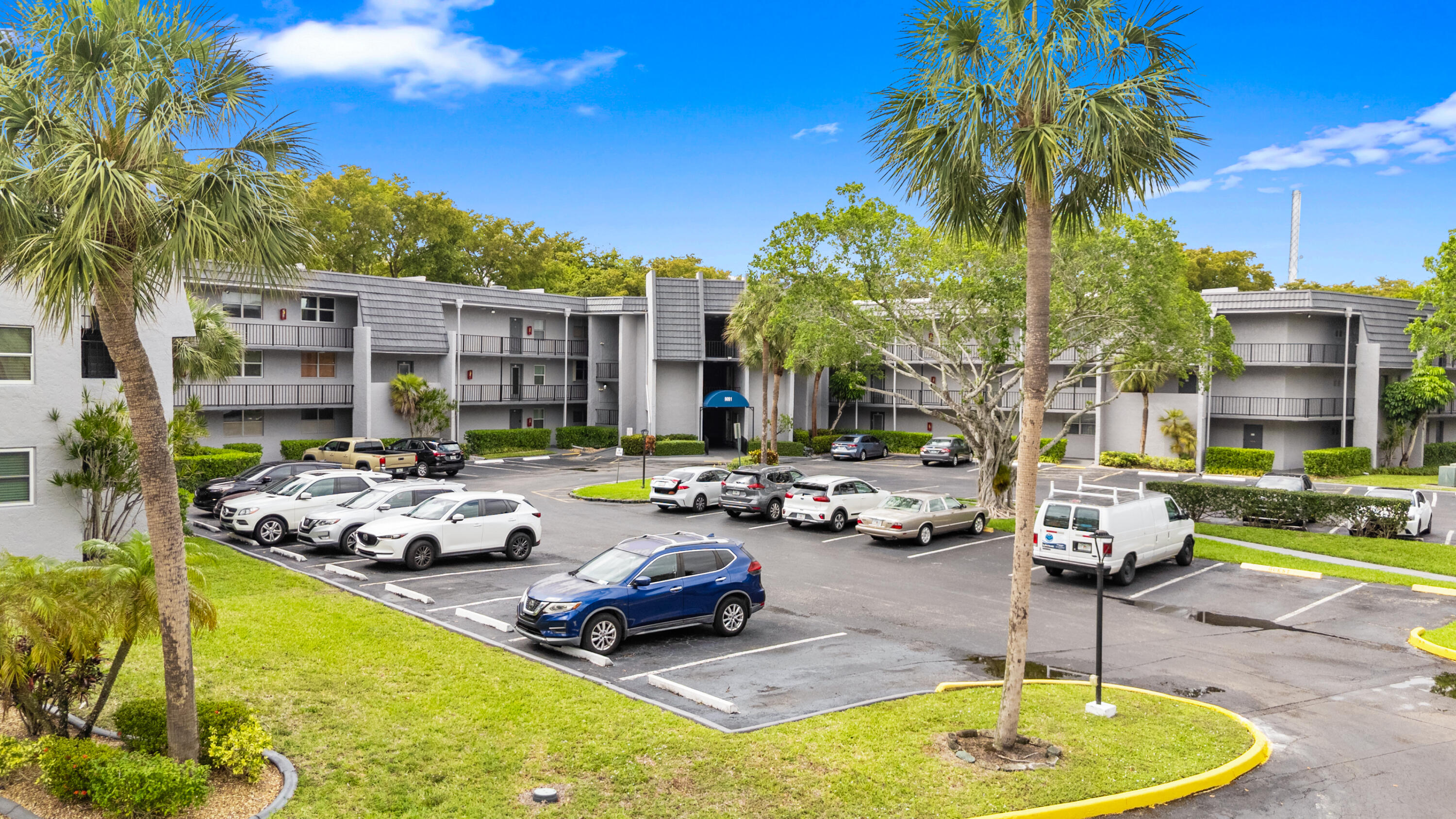 LIME BAY CONDOMINIUM 5 - Residential