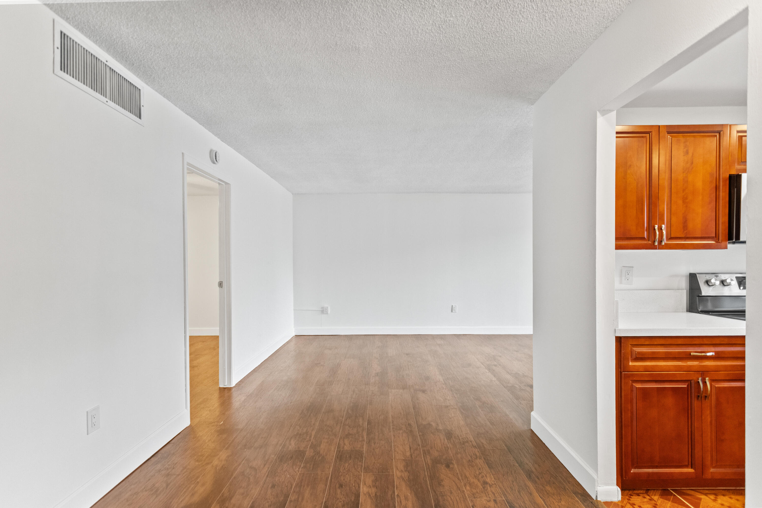 LIME BAY CONDOMINIUM 5 - Residential