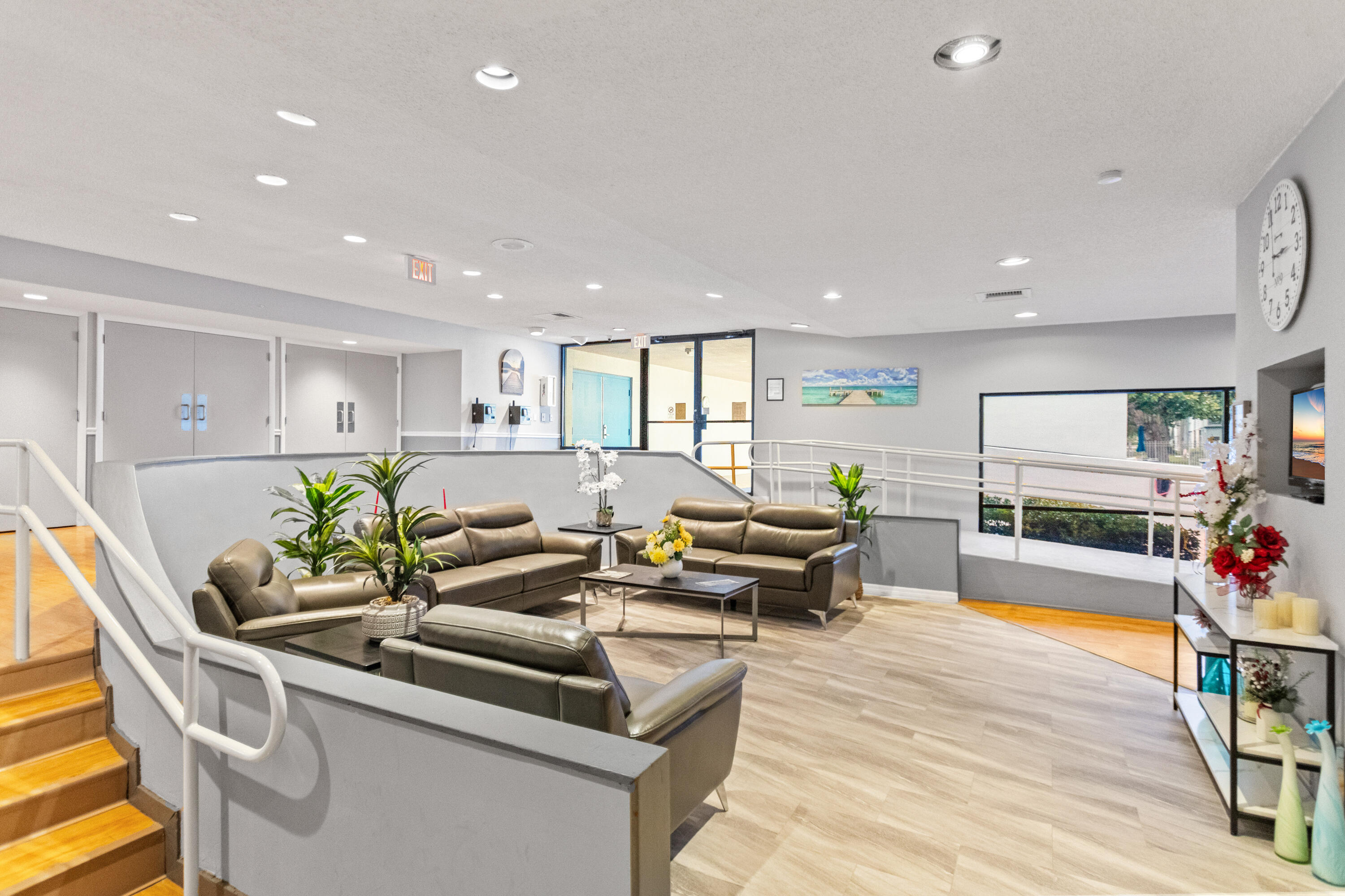 LIME BAY CONDOMINIUM 5 - Residential