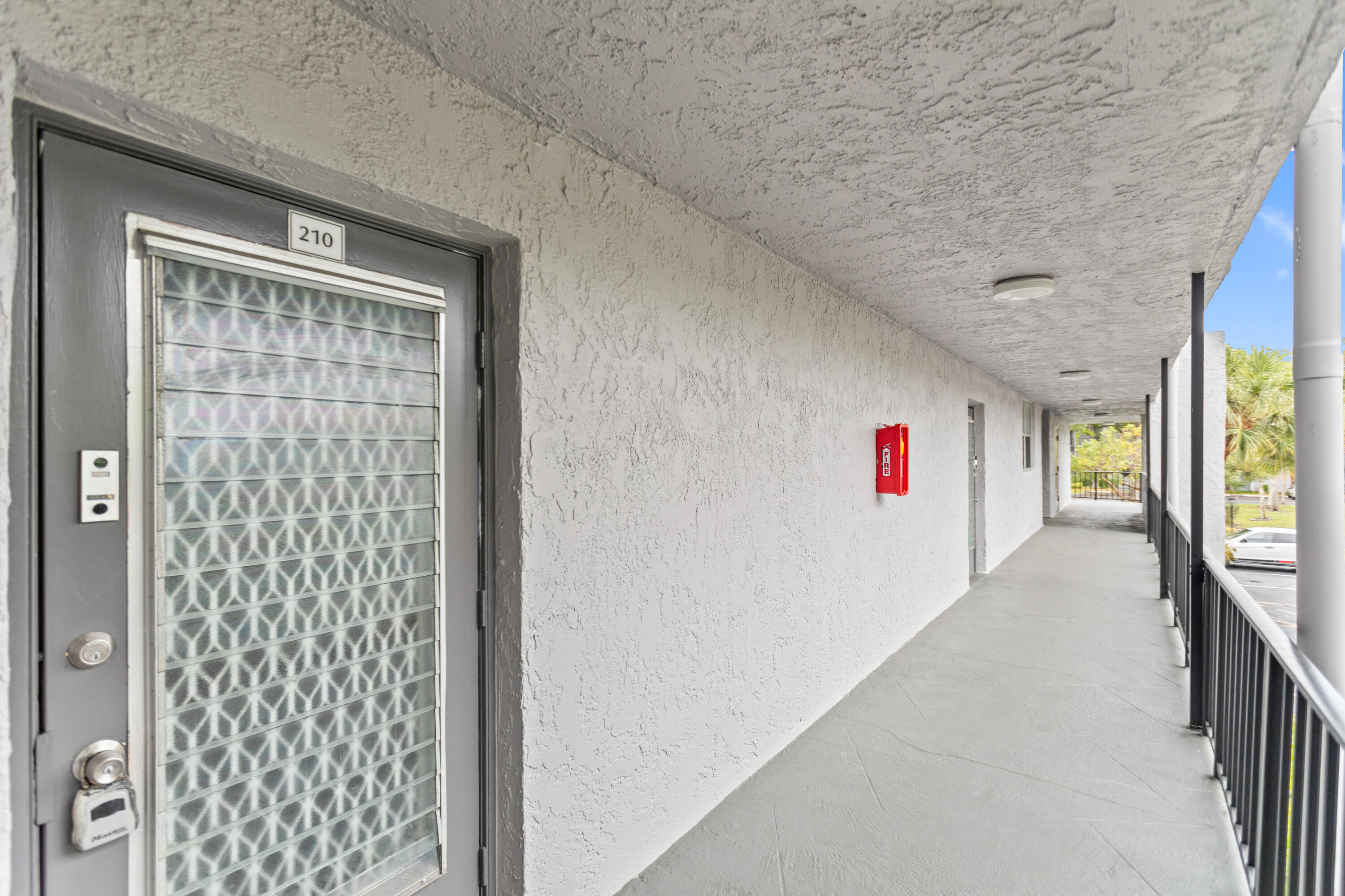 LIME BAY CONDOMINIUM 5 - Residential