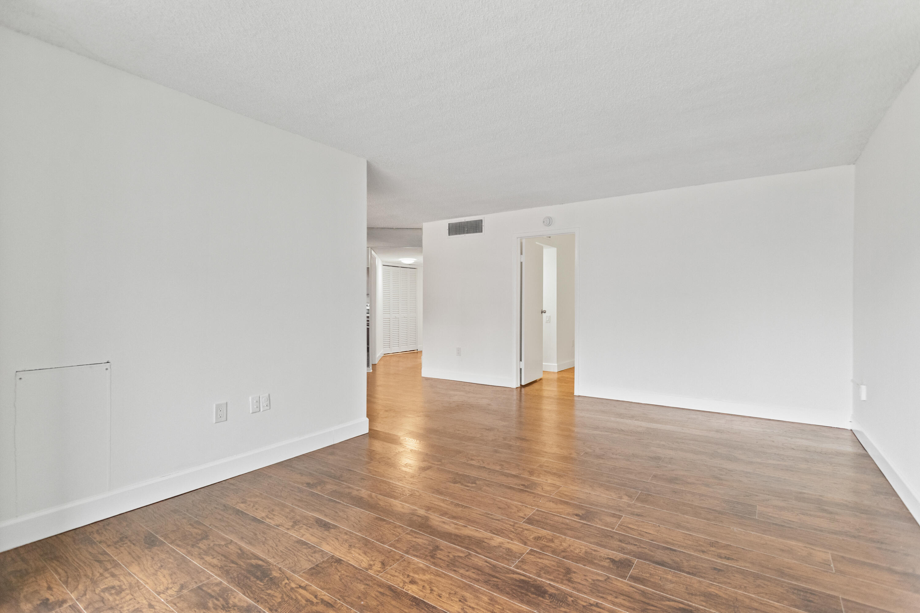 LIME BAY CONDOMINIUM 5 - Residential