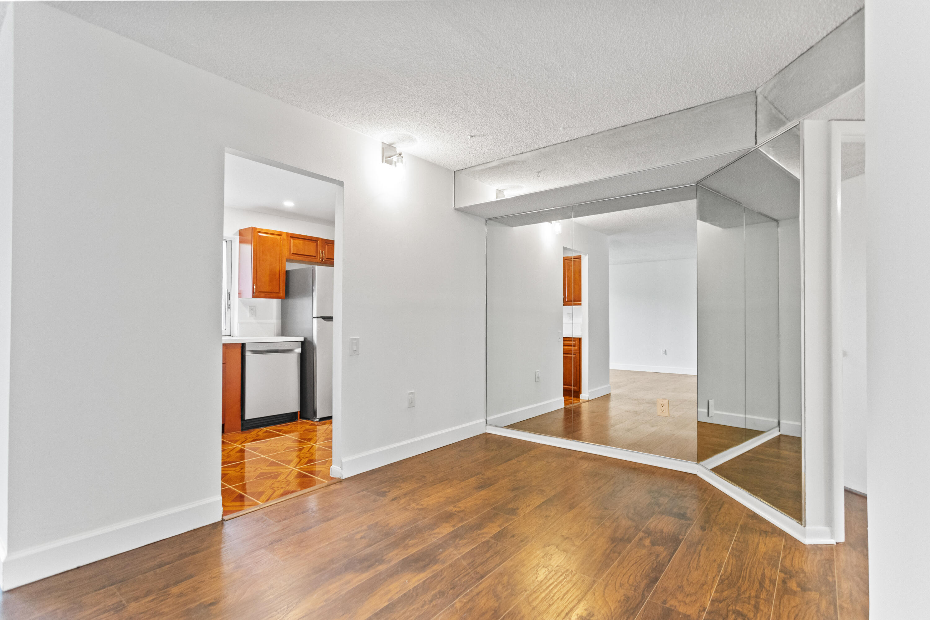 LIME BAY CONDOMINIUM 5 - Residential