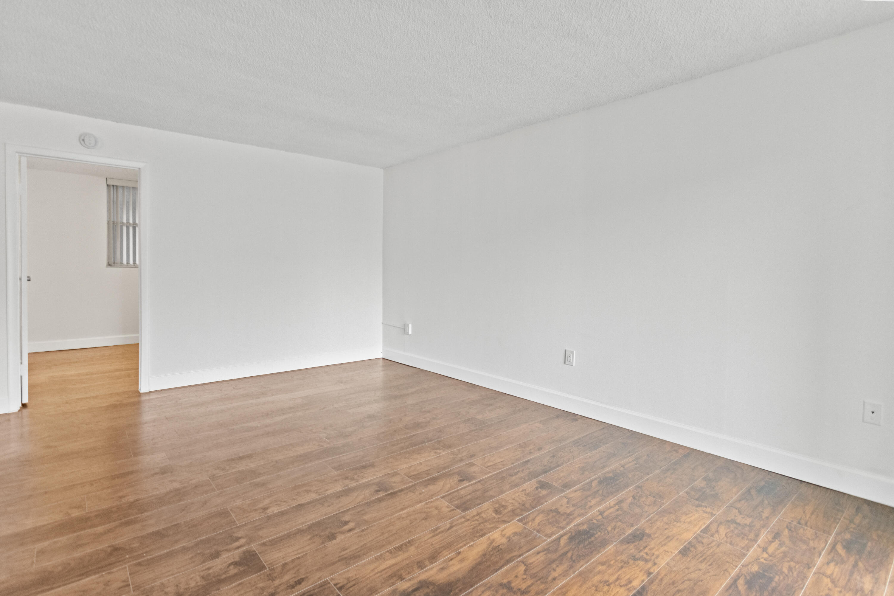 LIME BAY CONDOMINIUM 5 - Residential