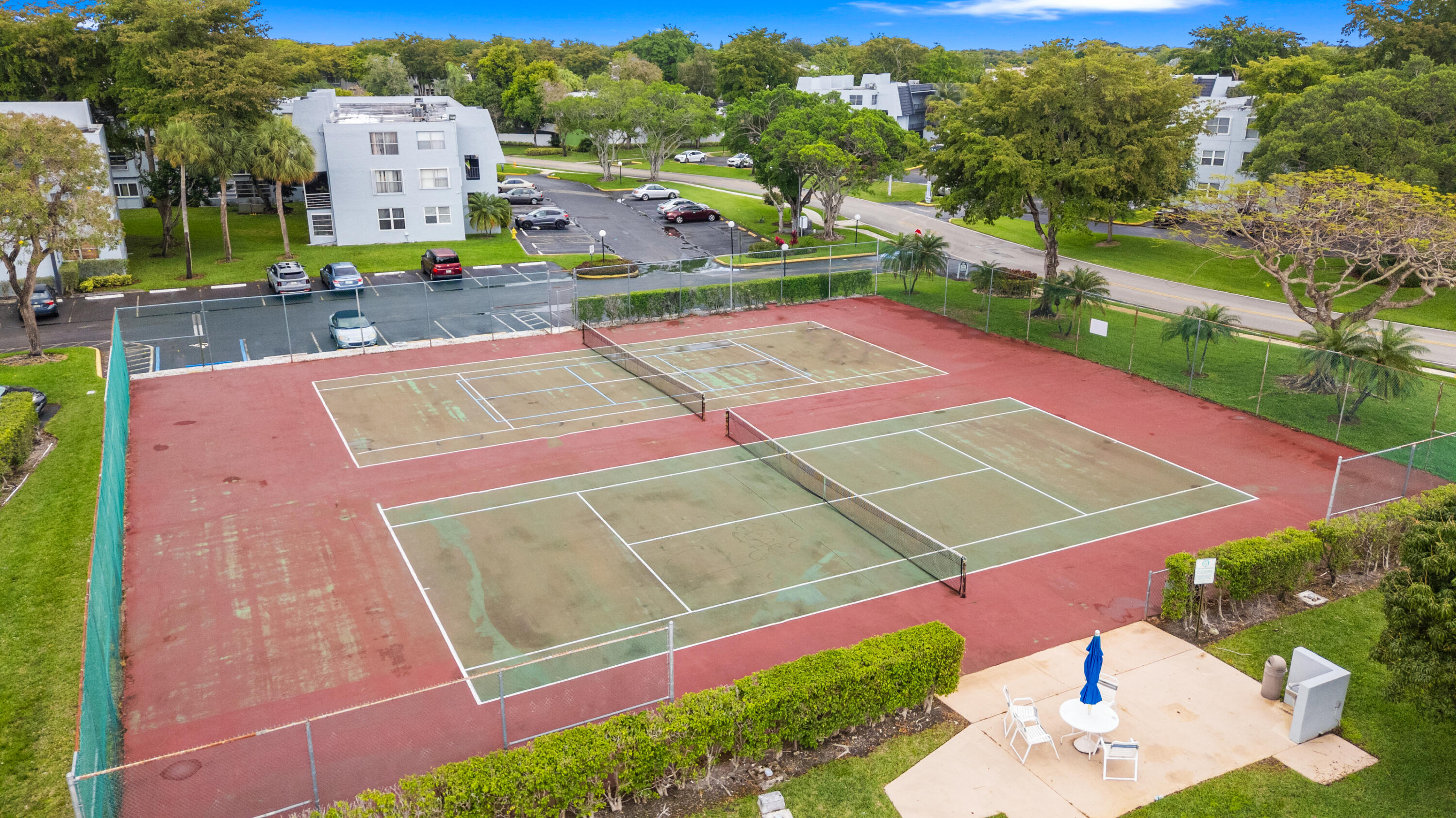 LIME BAY CONDOMINIUM 5 - Residential