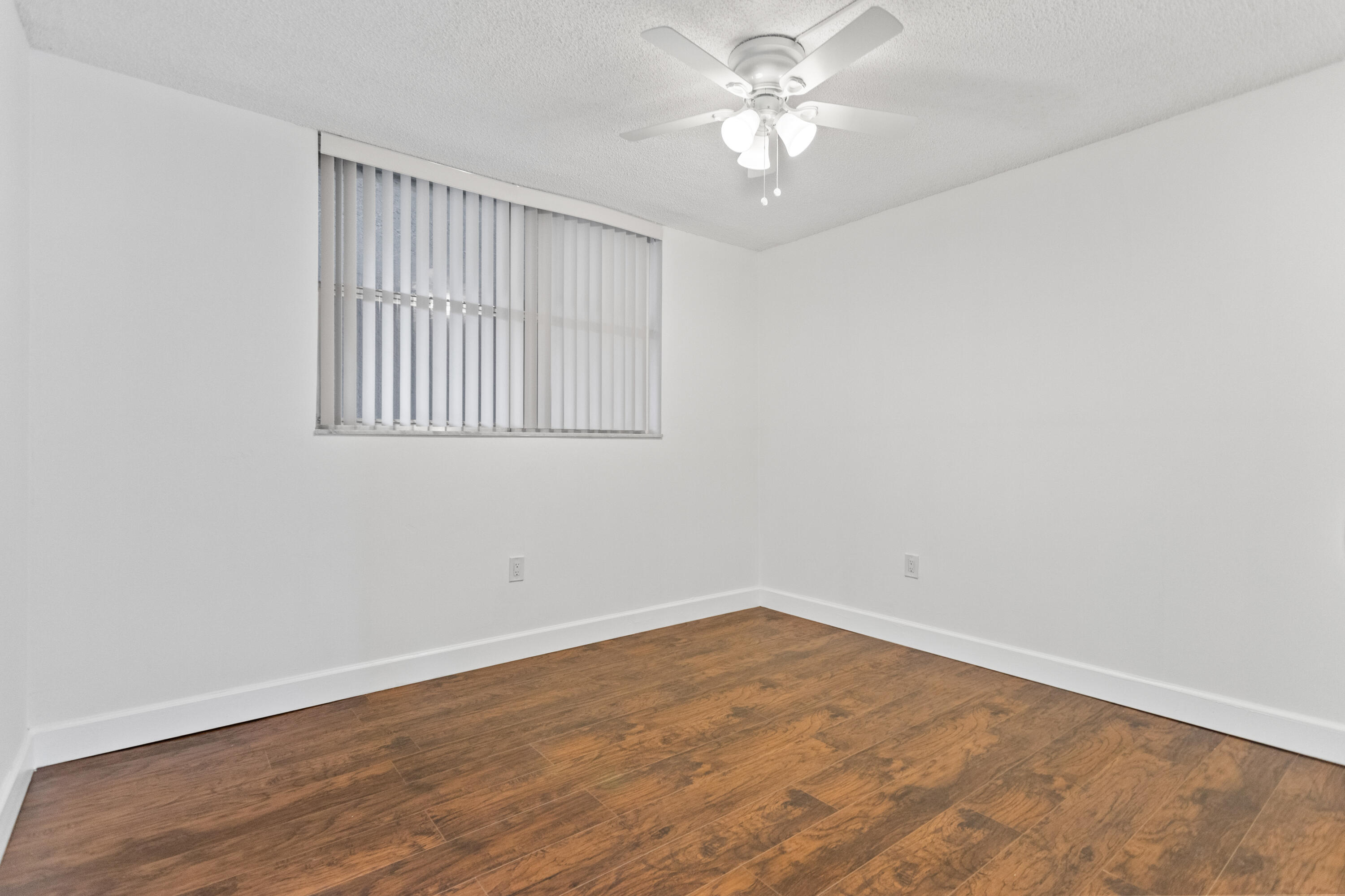 LIME BAY CONDOMINIUM 5 - Residential