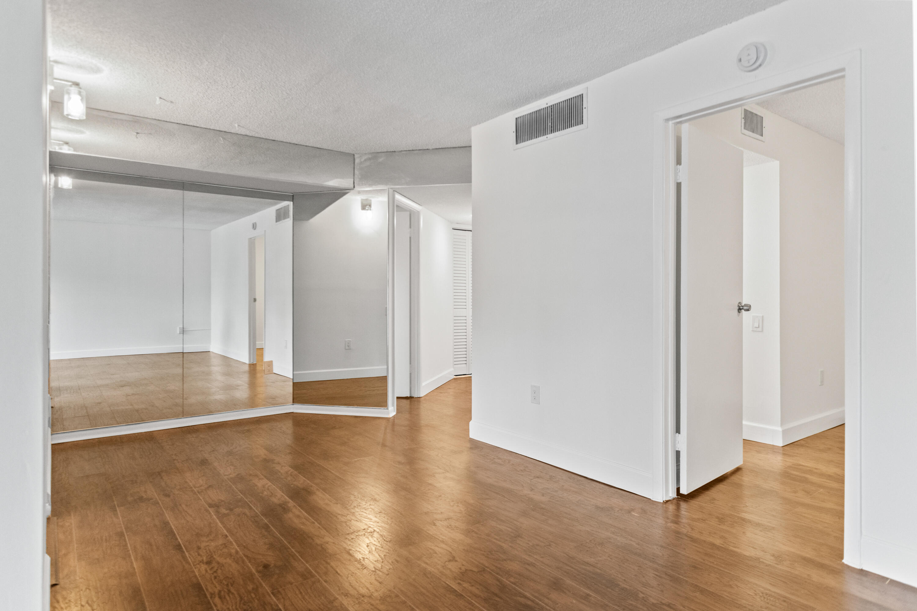 LIME BAY CONDOMINIUM 5 - Residential