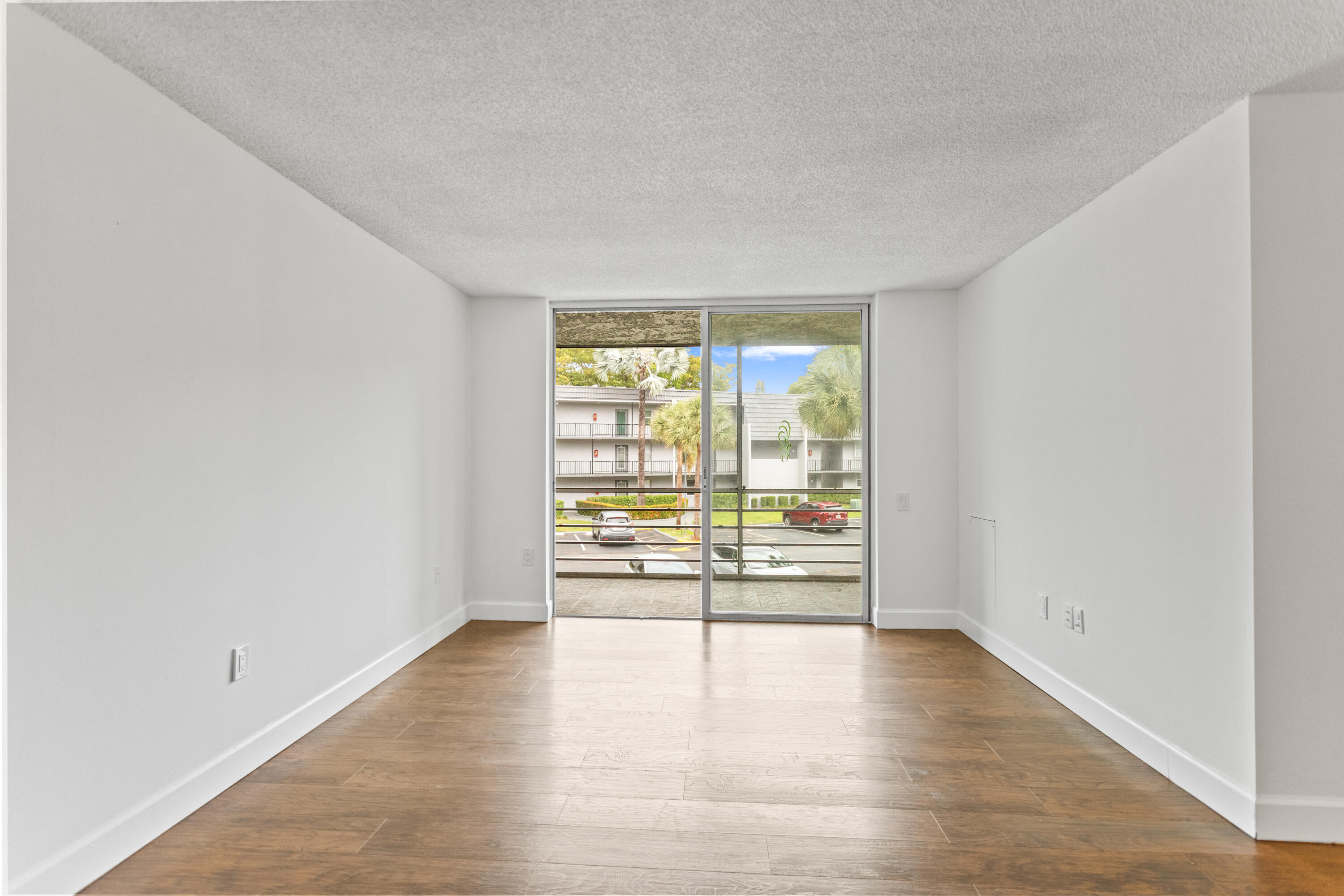 LIME BAY CONDOMINIUM 5 - Residential