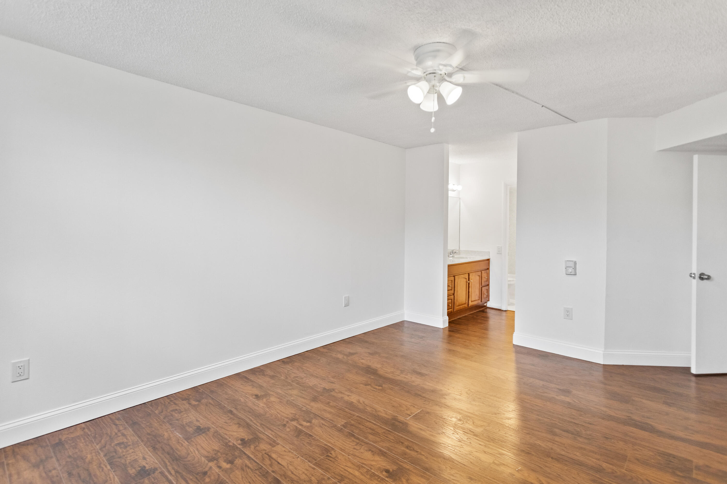 LIME BAY CONDOMINIUM 5 - Residential