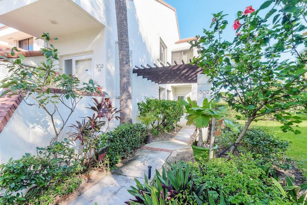 Photo of 302 Sea Oats Drive #D, Juno Beach, FL 33408 (MLS # R10753423)