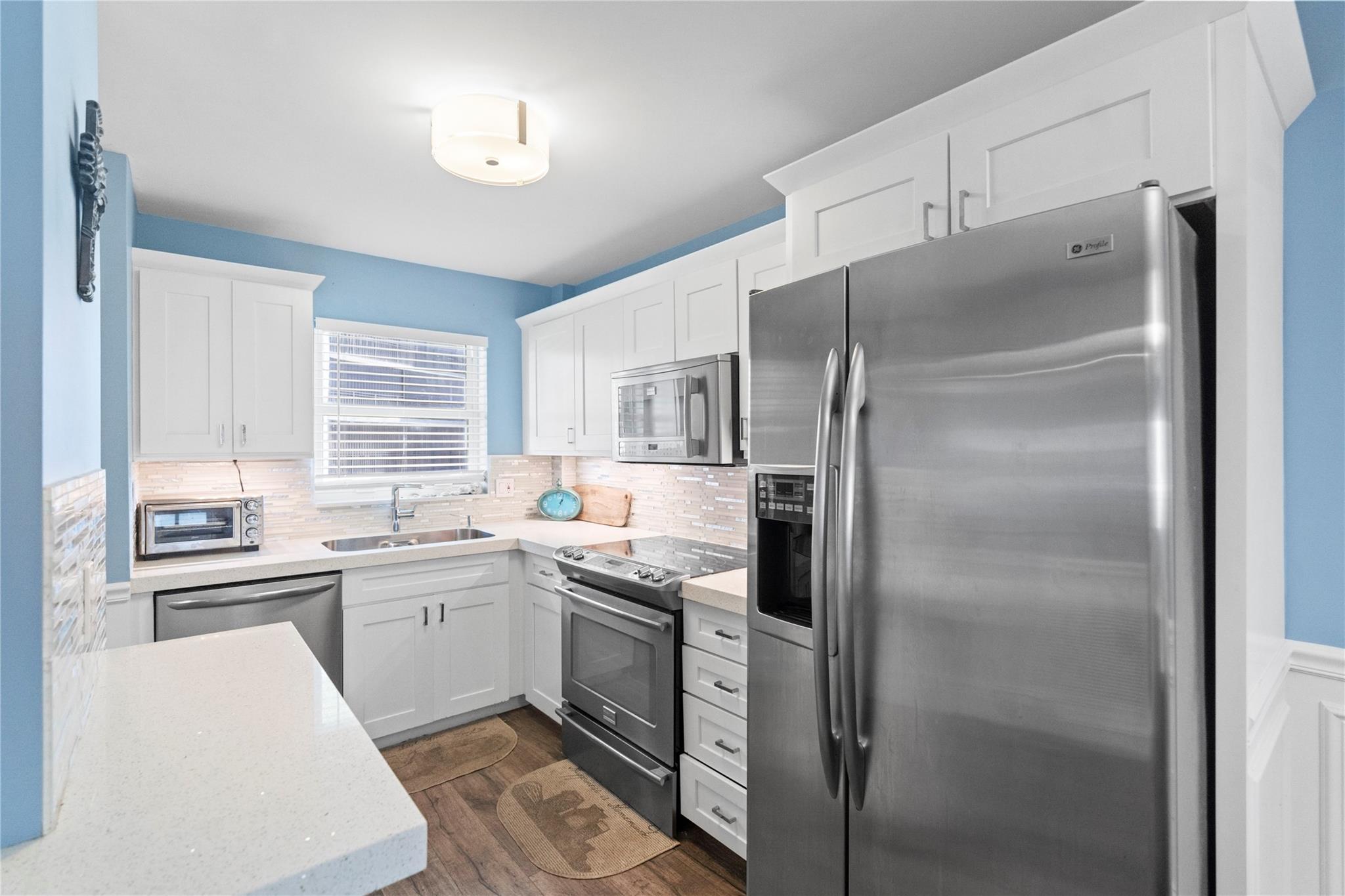 HILLSBORO COLONNADE - Residential