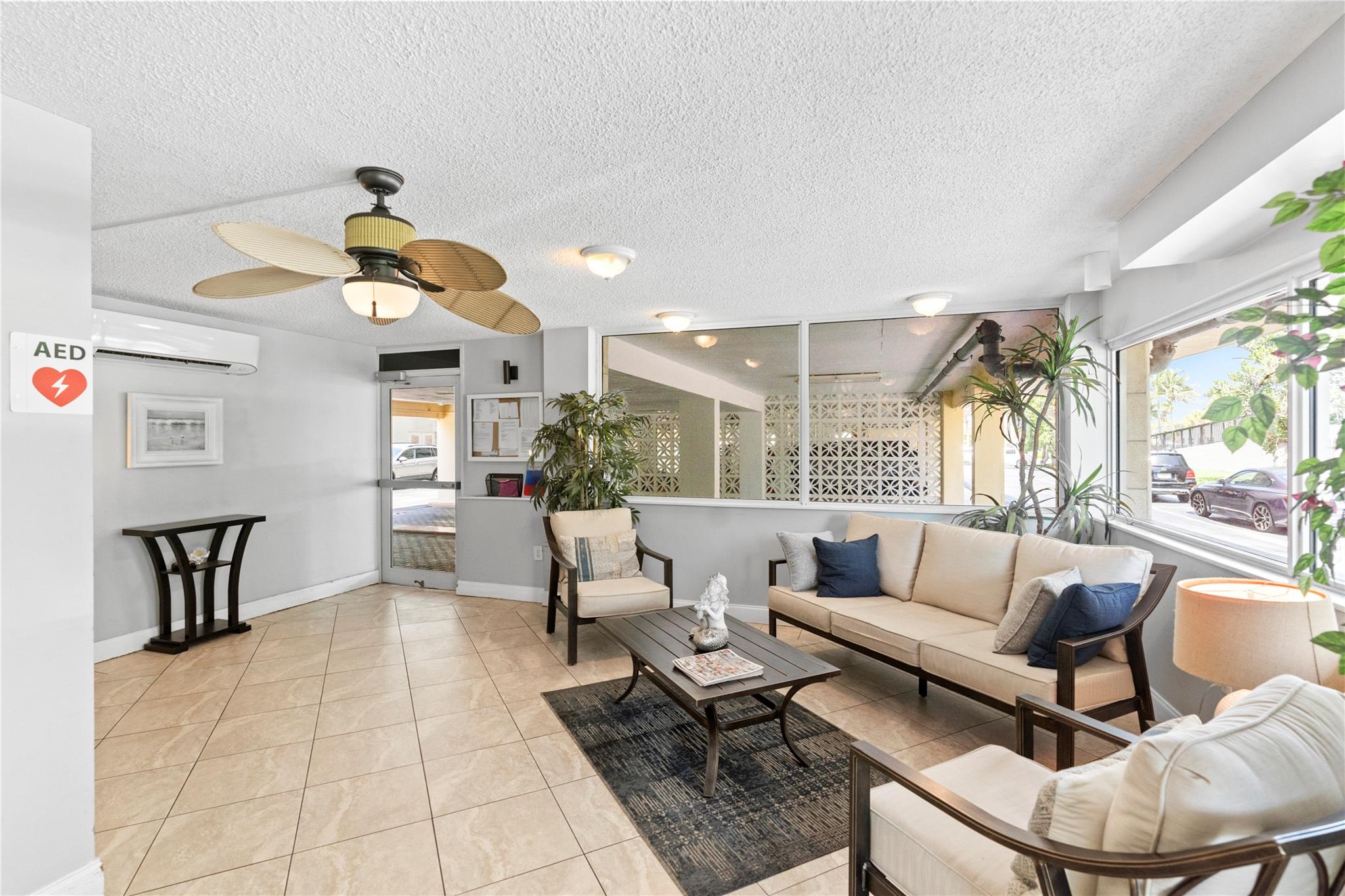 HILLSBORO COLONNADE - Residential