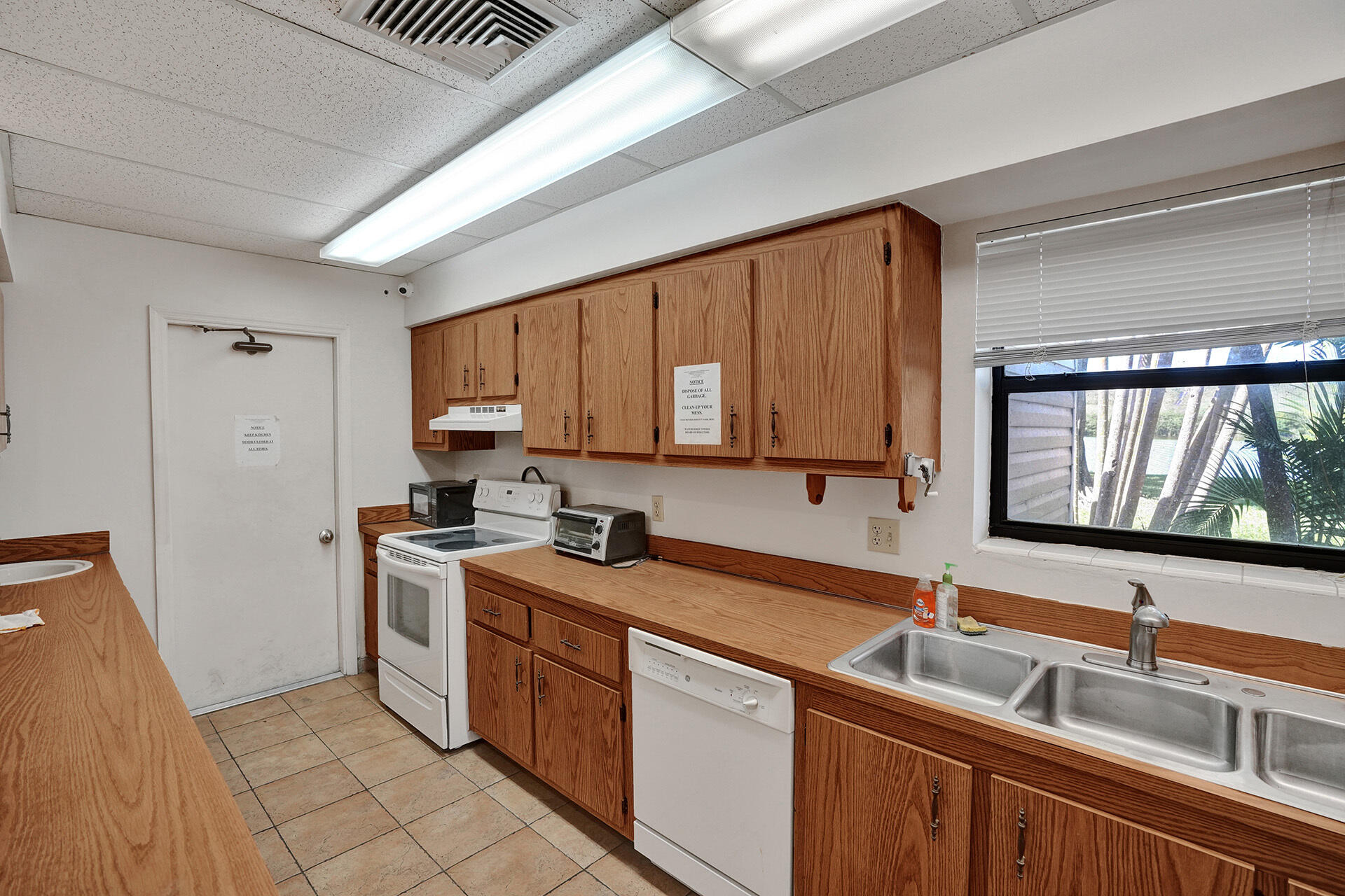 WATERS EDGE TOWERS CONDO - Residential