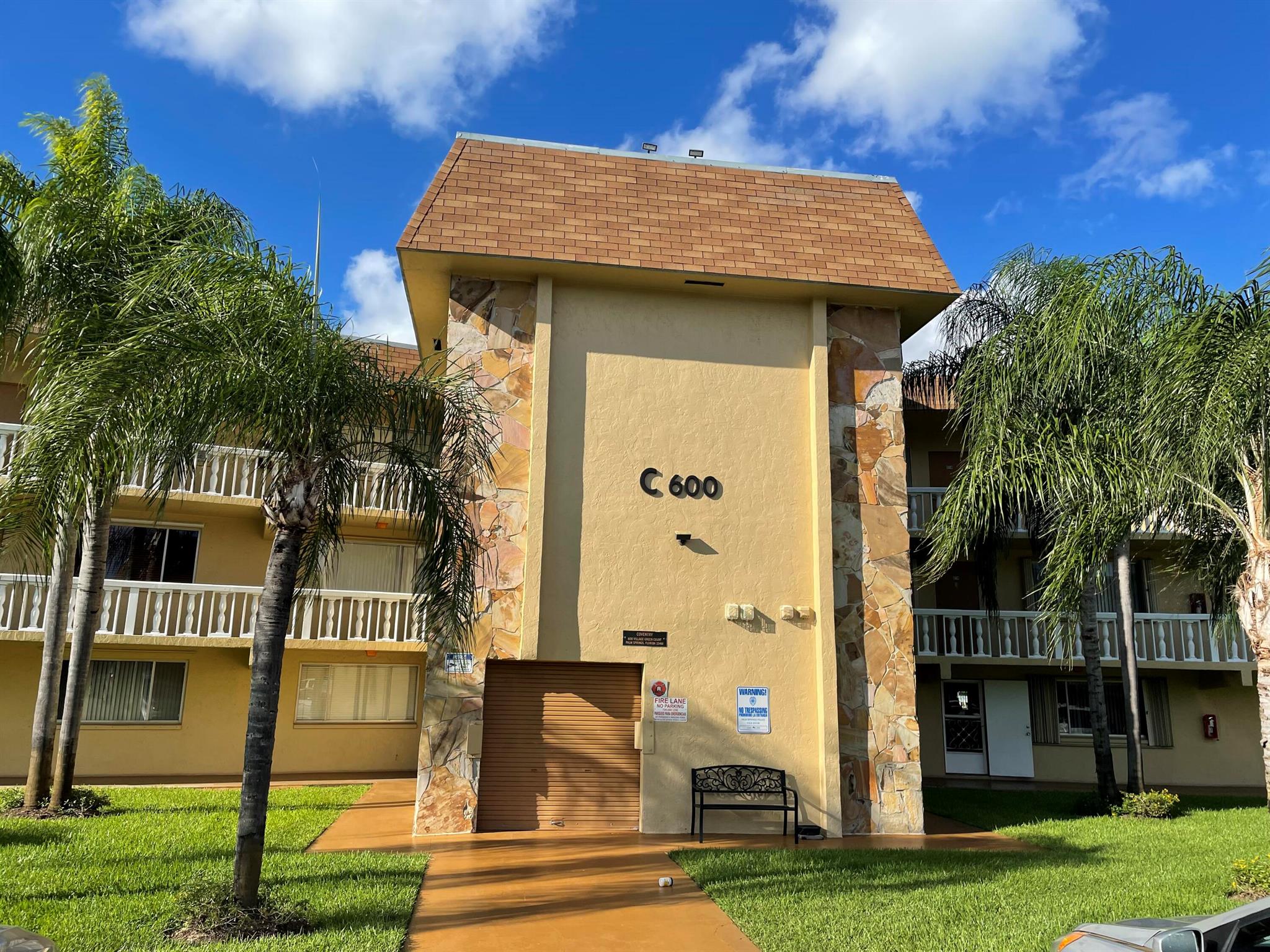Age 55 plus only.Clean 3rd floor location over looking pool with elevator access. Unit has closely assigned parking and additional storage closet. Common laundry facilities by elevator.