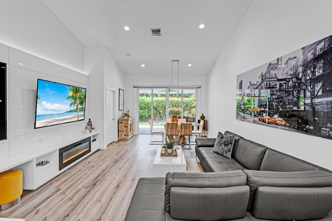 Villa San Remo - Residential