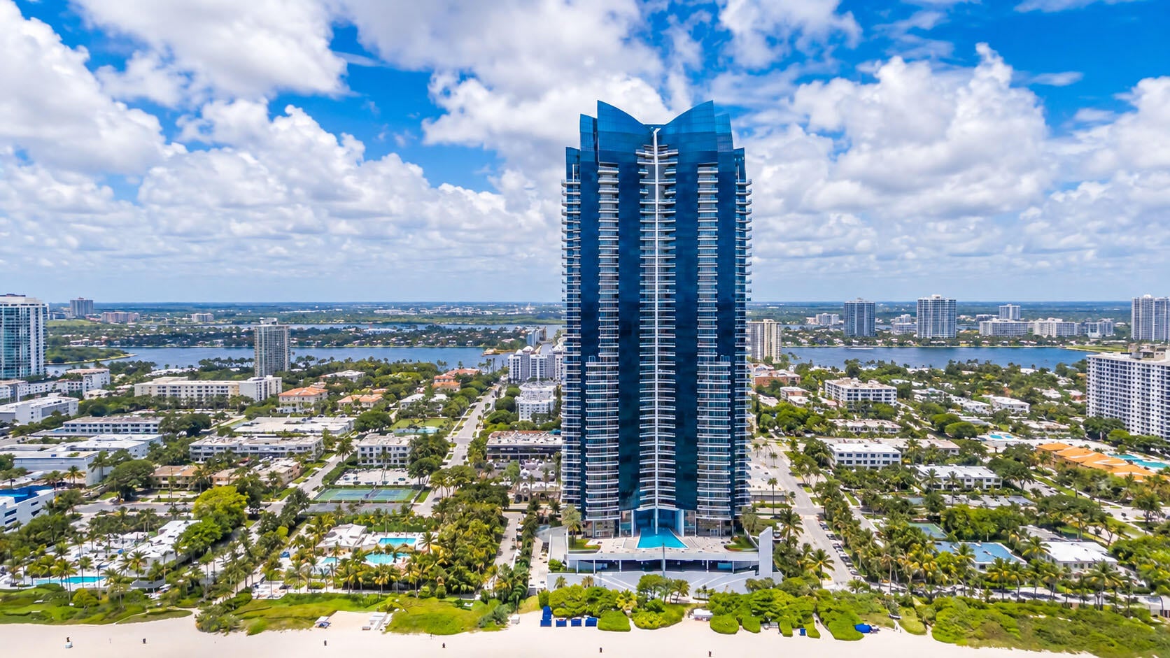 17121 Collins Avenue 2207