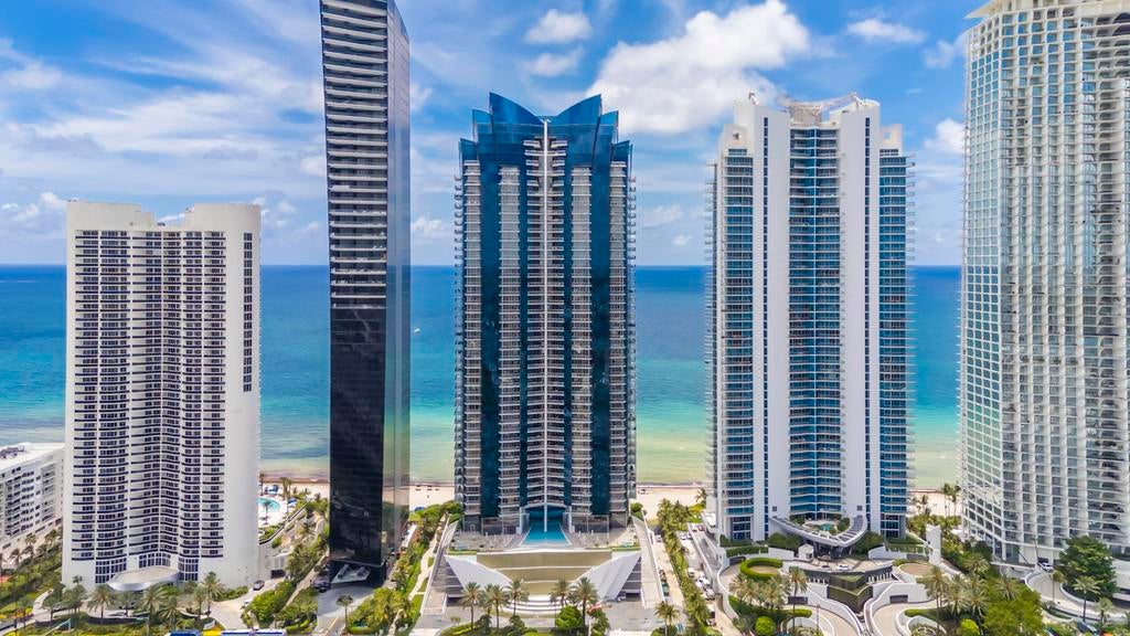 17121 Collins Avenue 2207