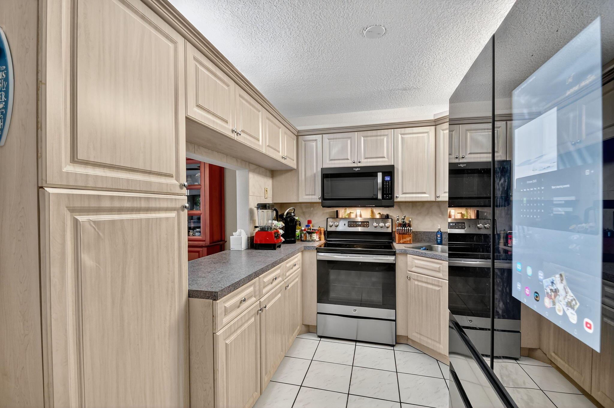 PINE RIDGE NORTH VILLAGE - Residential