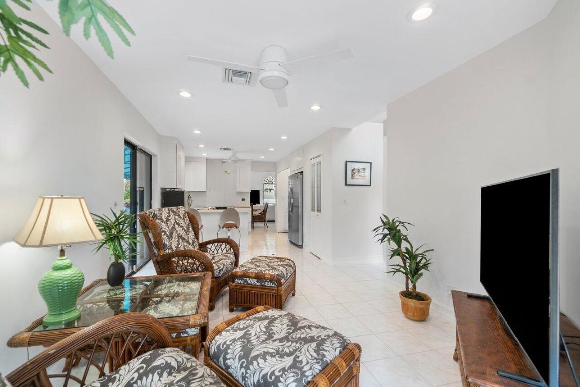 PELICAN HARBOR PH 4-A - Residential Lease