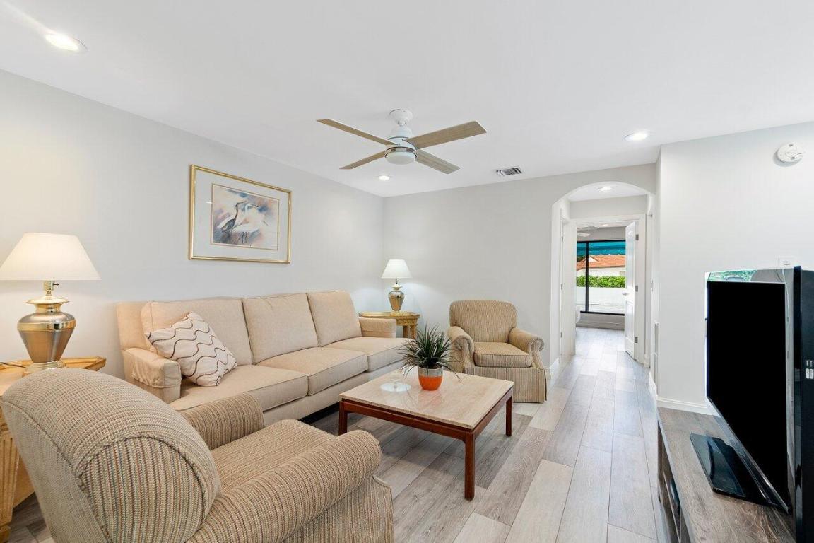 PELICAN HARBOR PH 4-A - Residential Lease