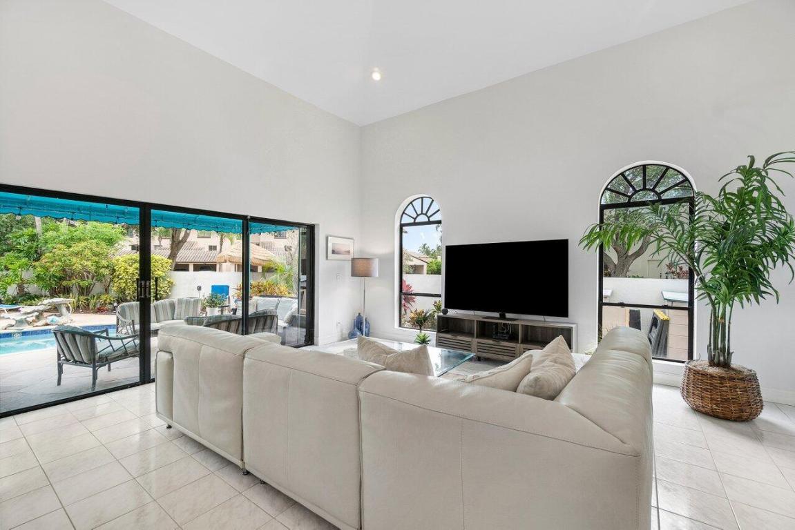 PELICAN HARBOR PH 4-A - Residential Lease