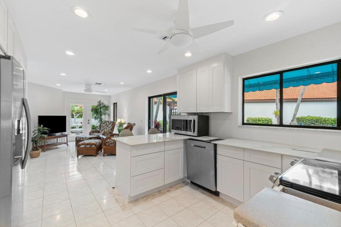 PELICAN HARBOR PH 4-A - Residential Lease