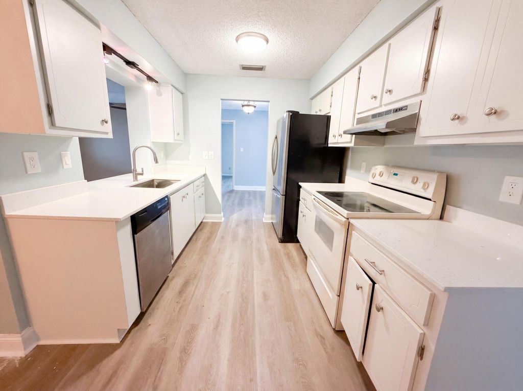Photo of 9605 NW 81st MNR, Tamarac, FL 33321 (MLS # B26035500)