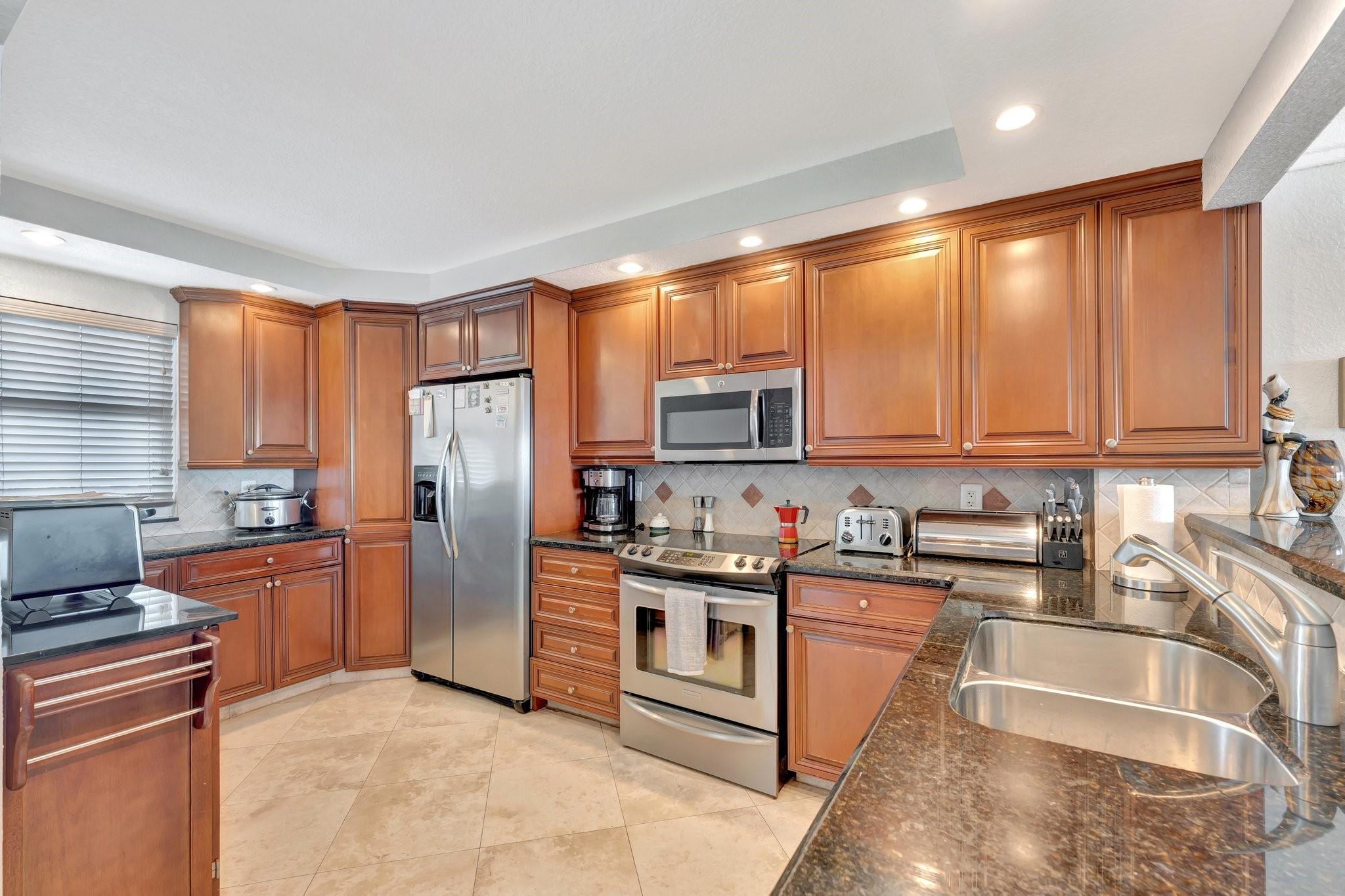 1012 N Ocean Blvd PH7